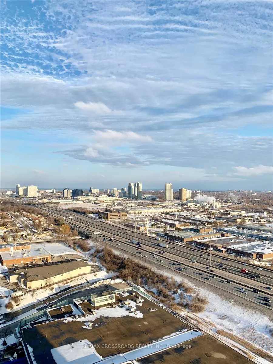 135 Village Green Square, #3115