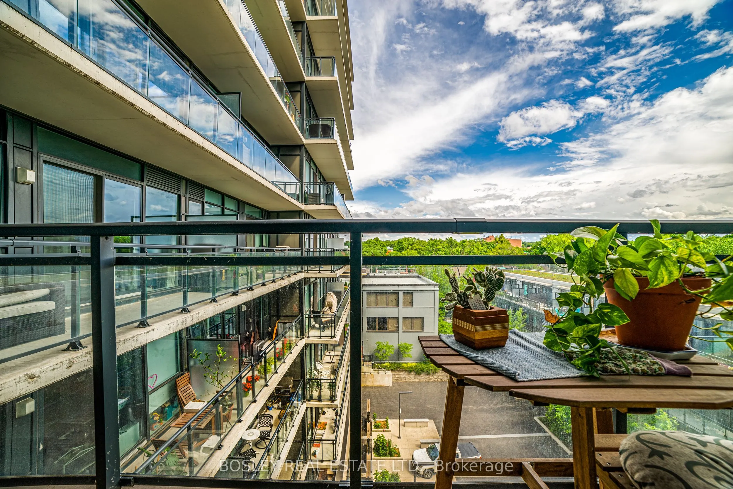 1190 Dundas Street, #601