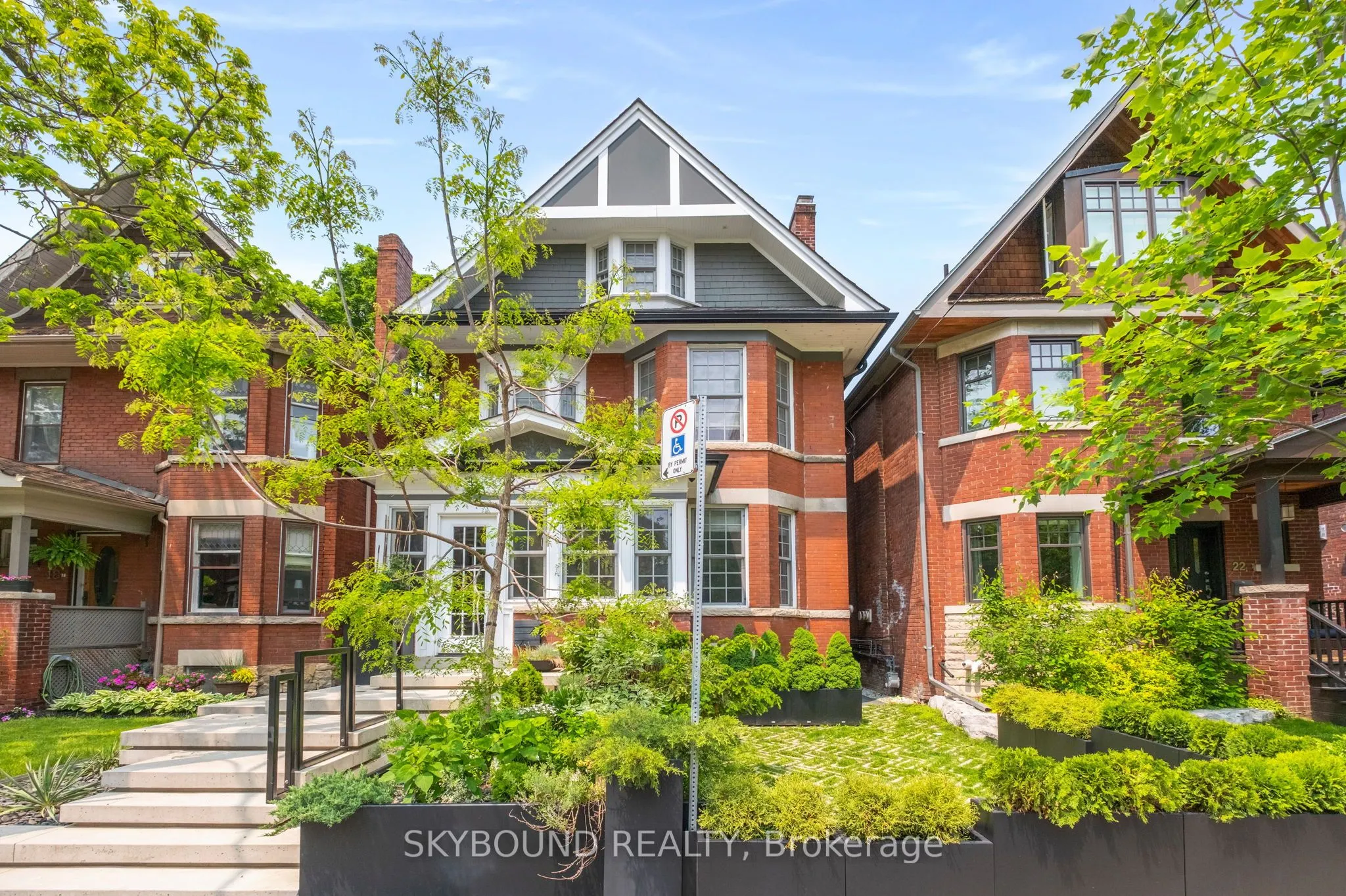 20 Fairview Boulevard