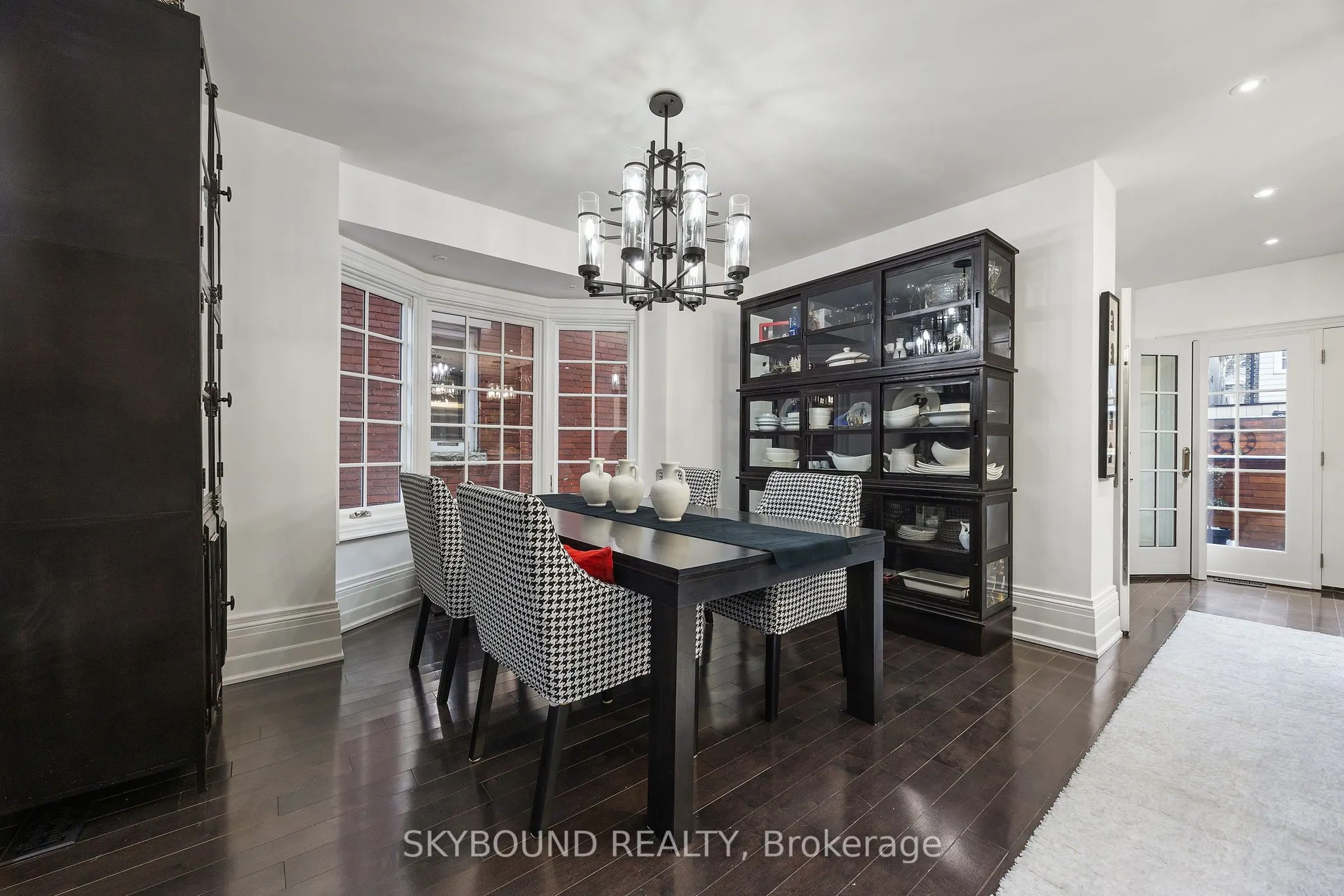 20 Fairview Boulevard