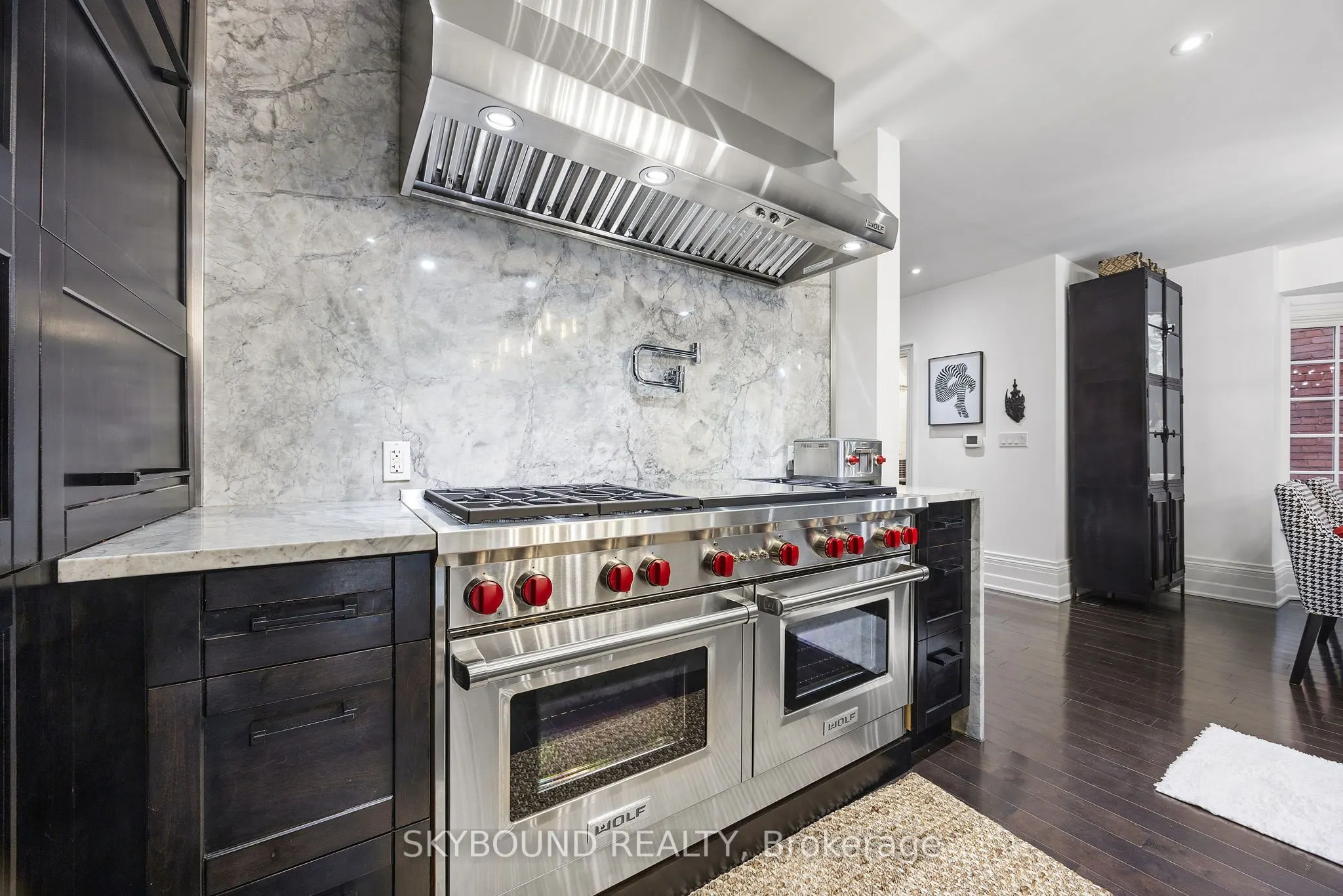 20 Fairview Boulevard