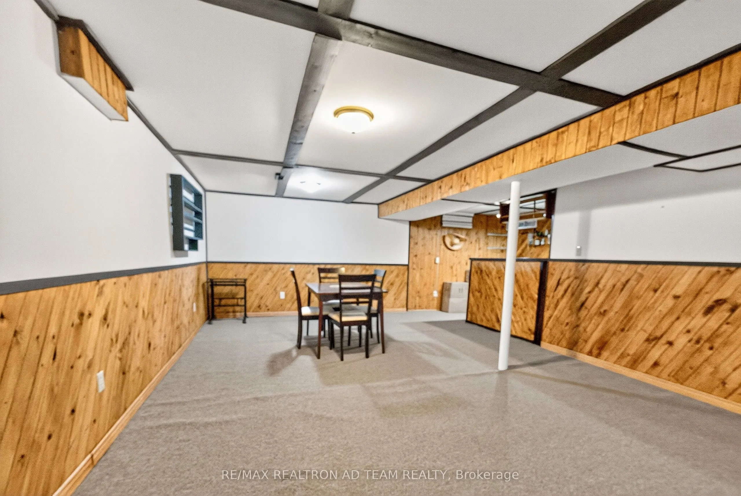 1303 Redwood Lane