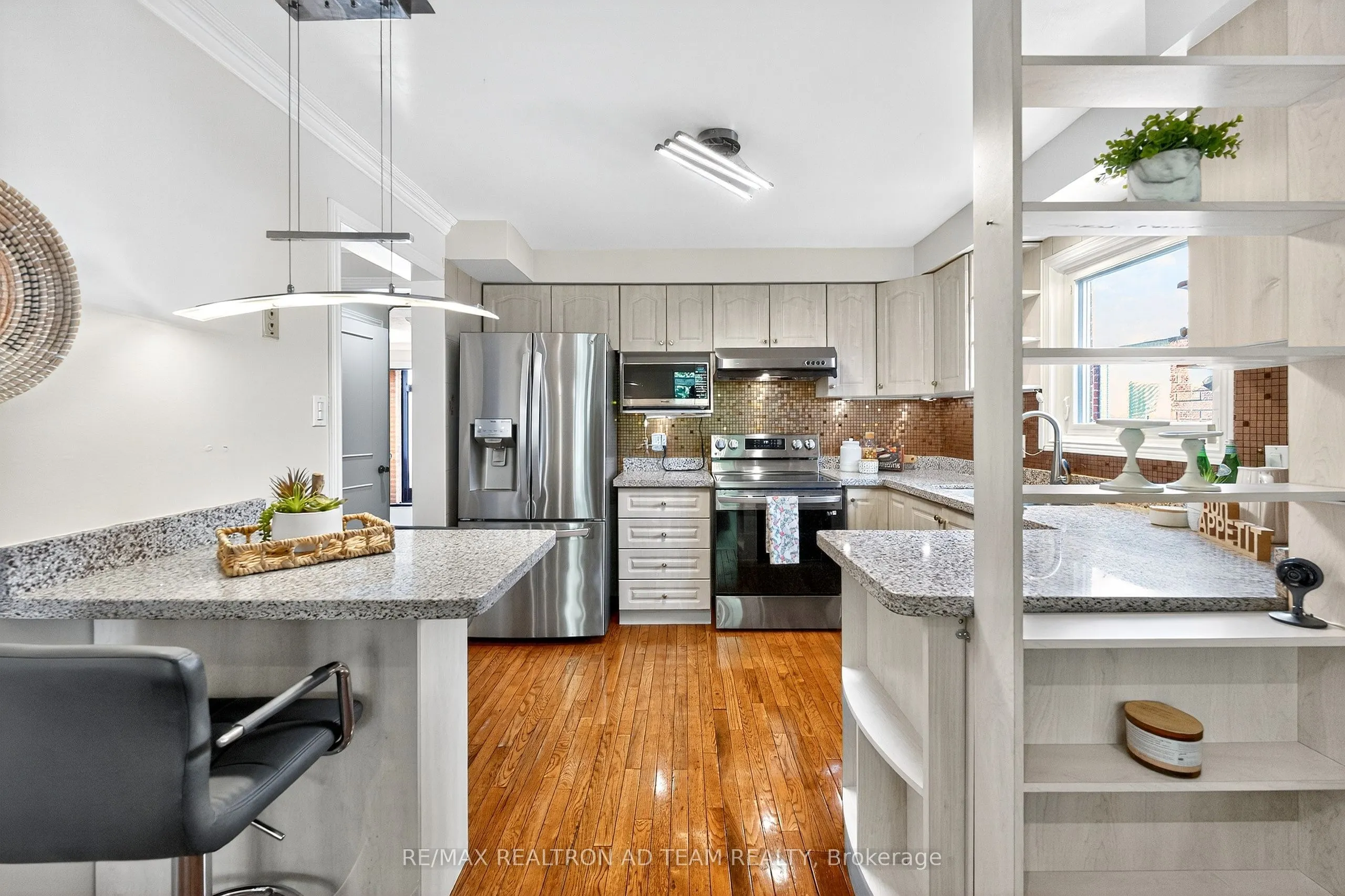 1303 Redwood Lane