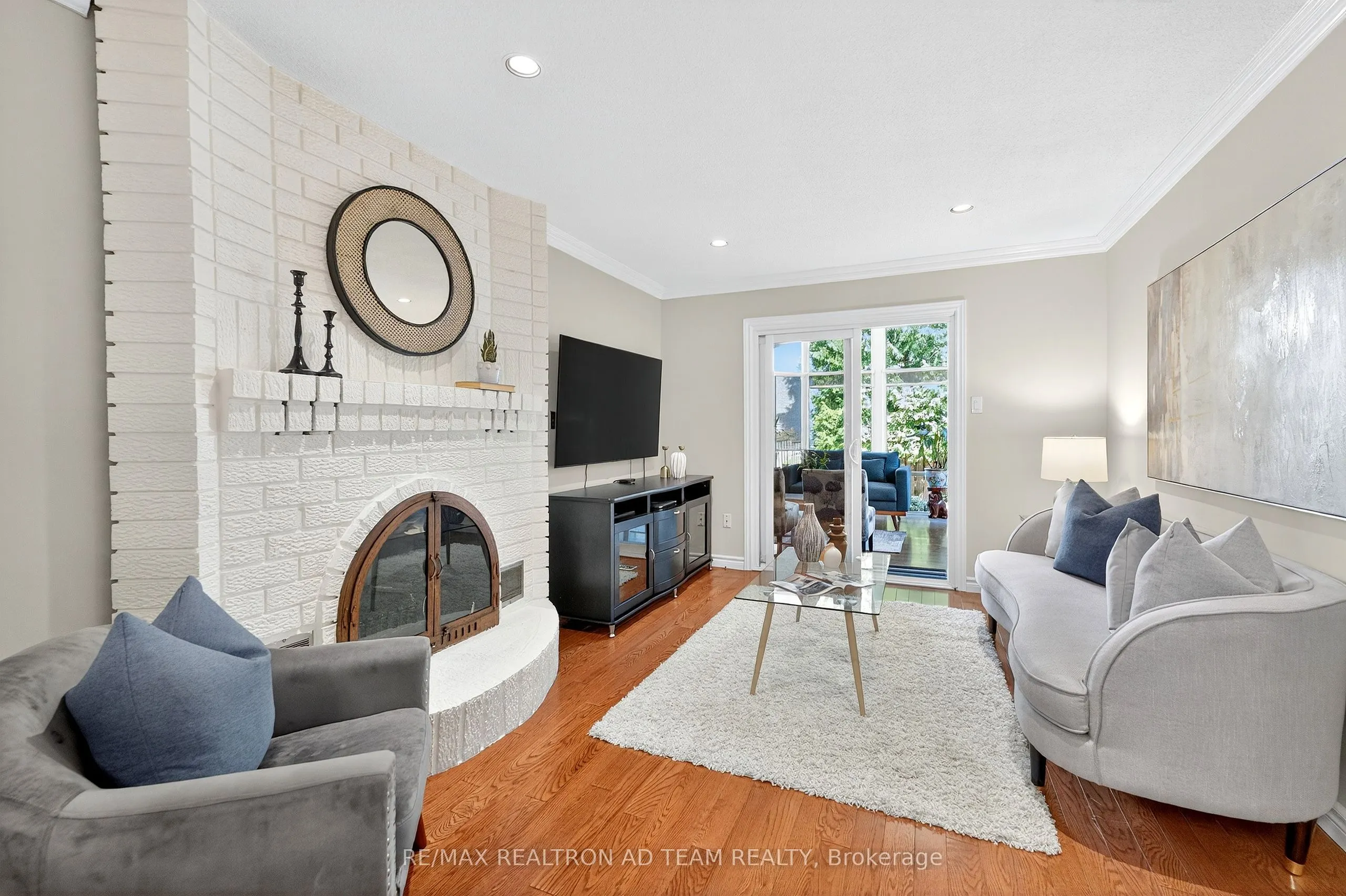 1303 Redwood Lane