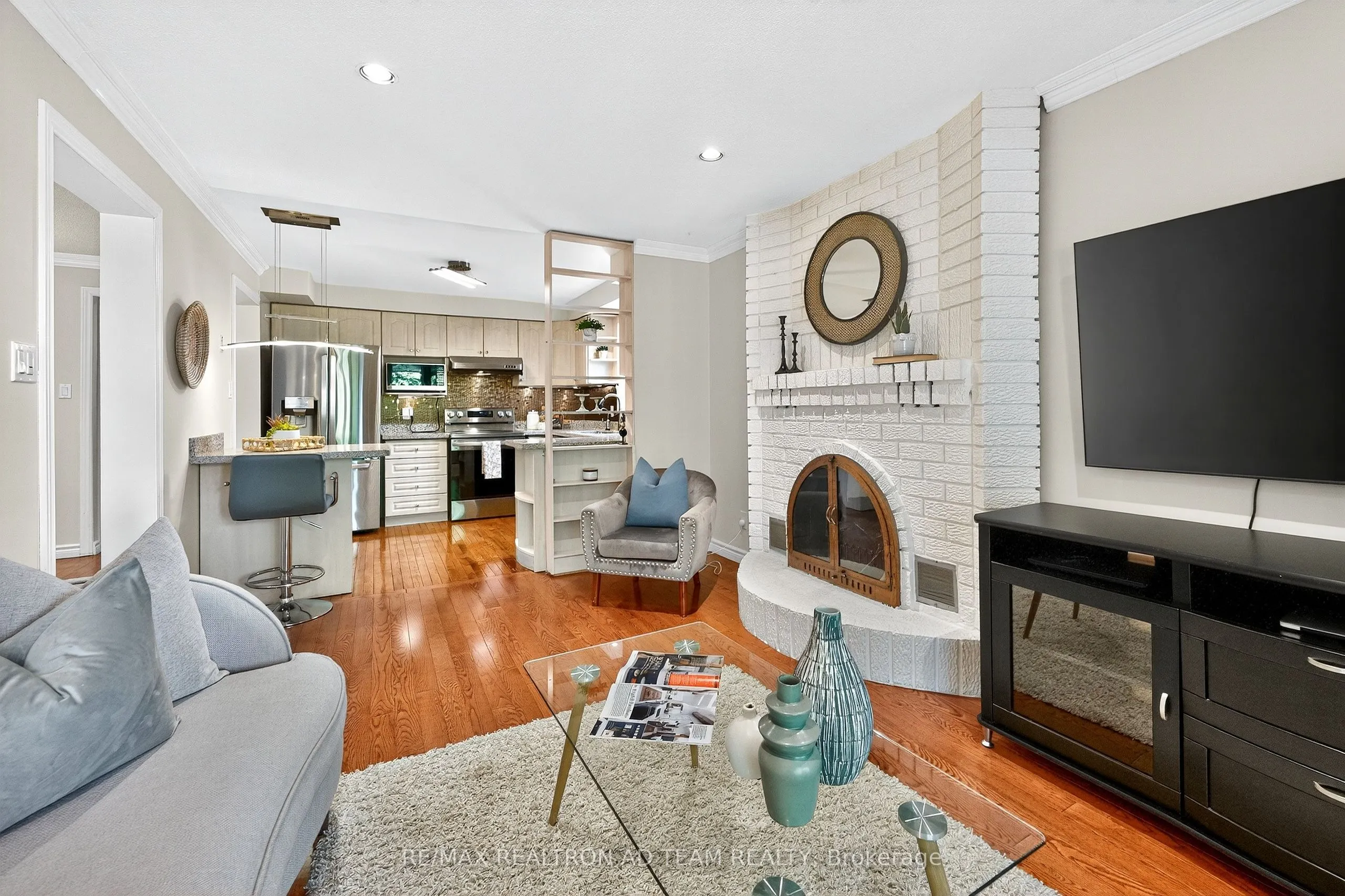 1303 Redwood Lane