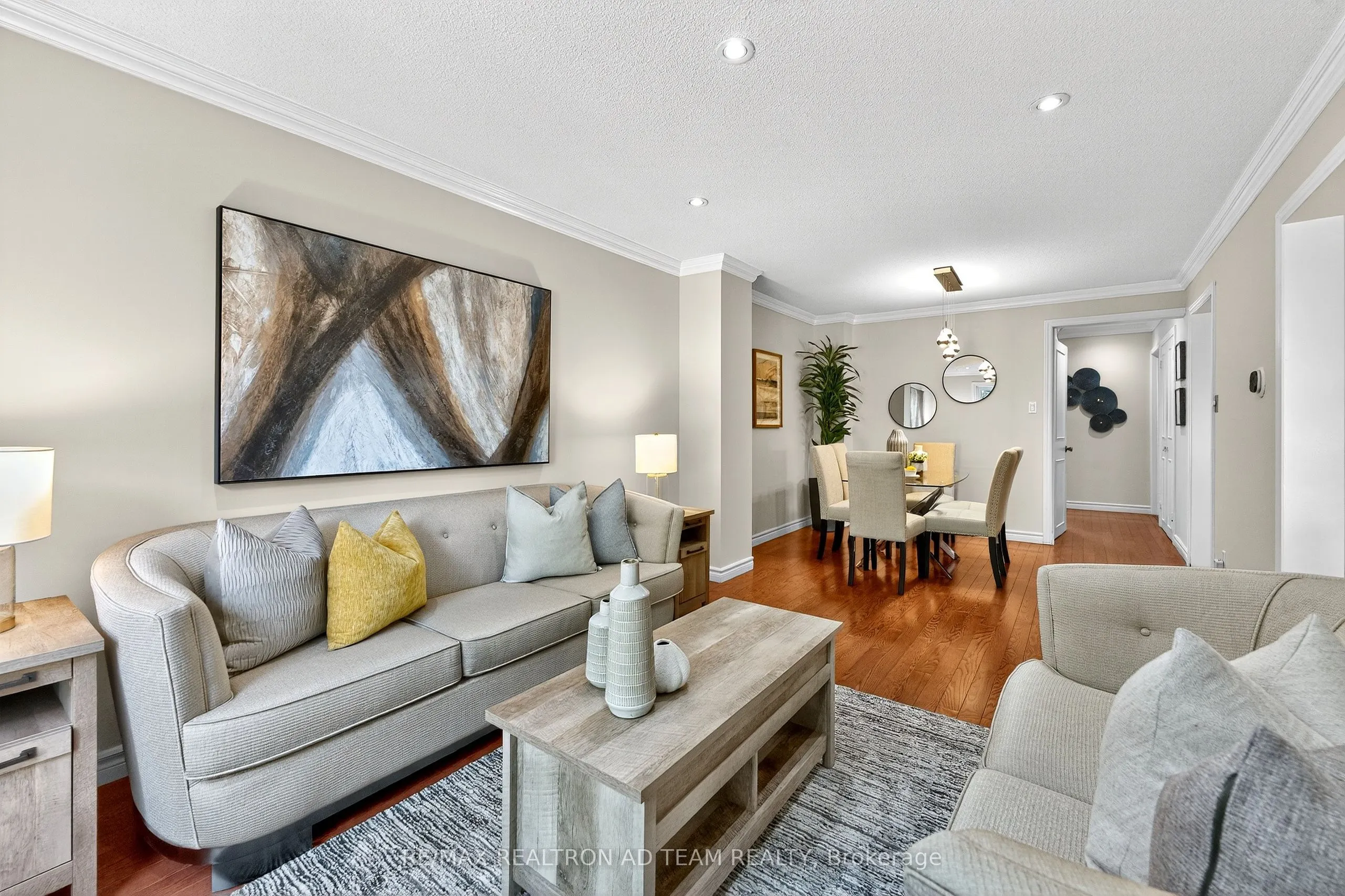 1303 Redwood Lane