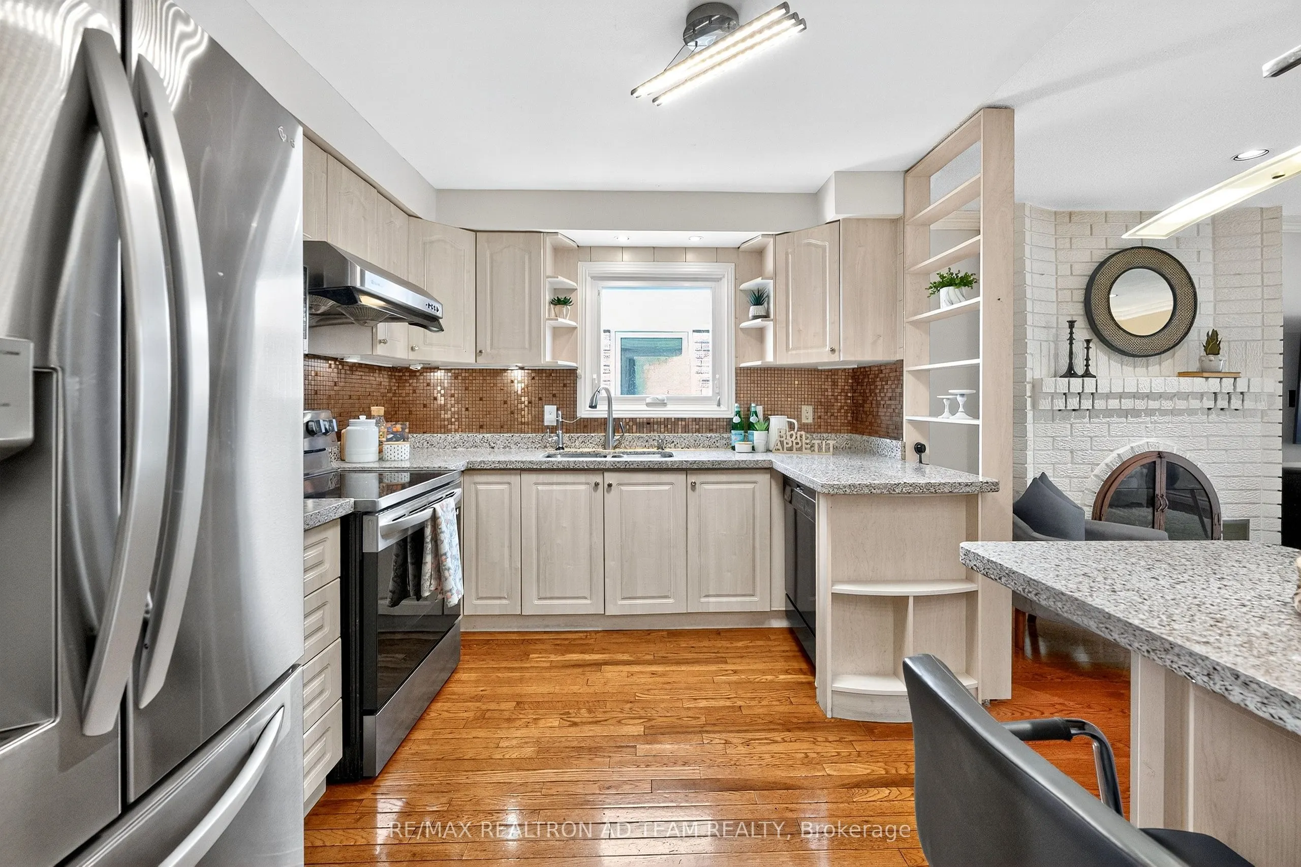 1303 Redwood Lane