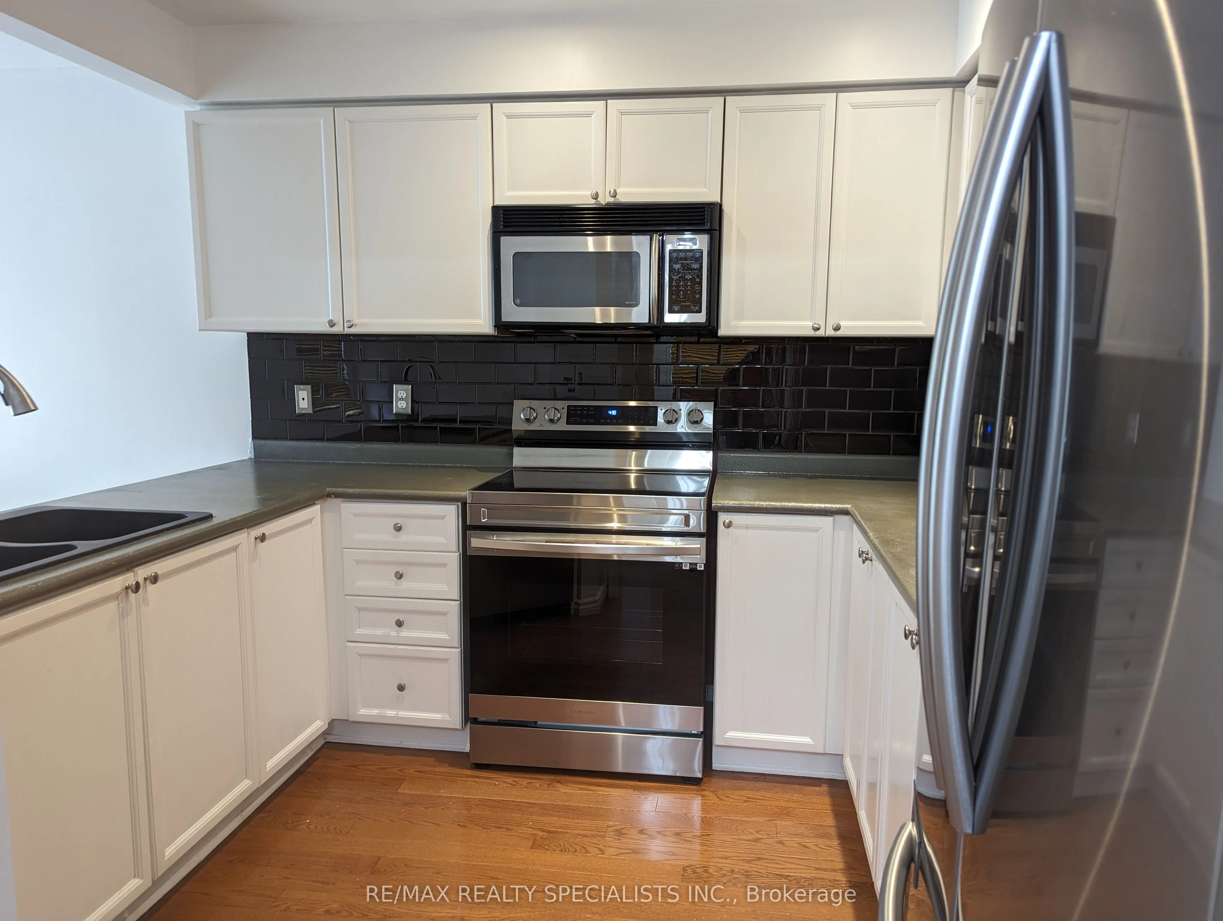 34 FLAXMAN Avenue