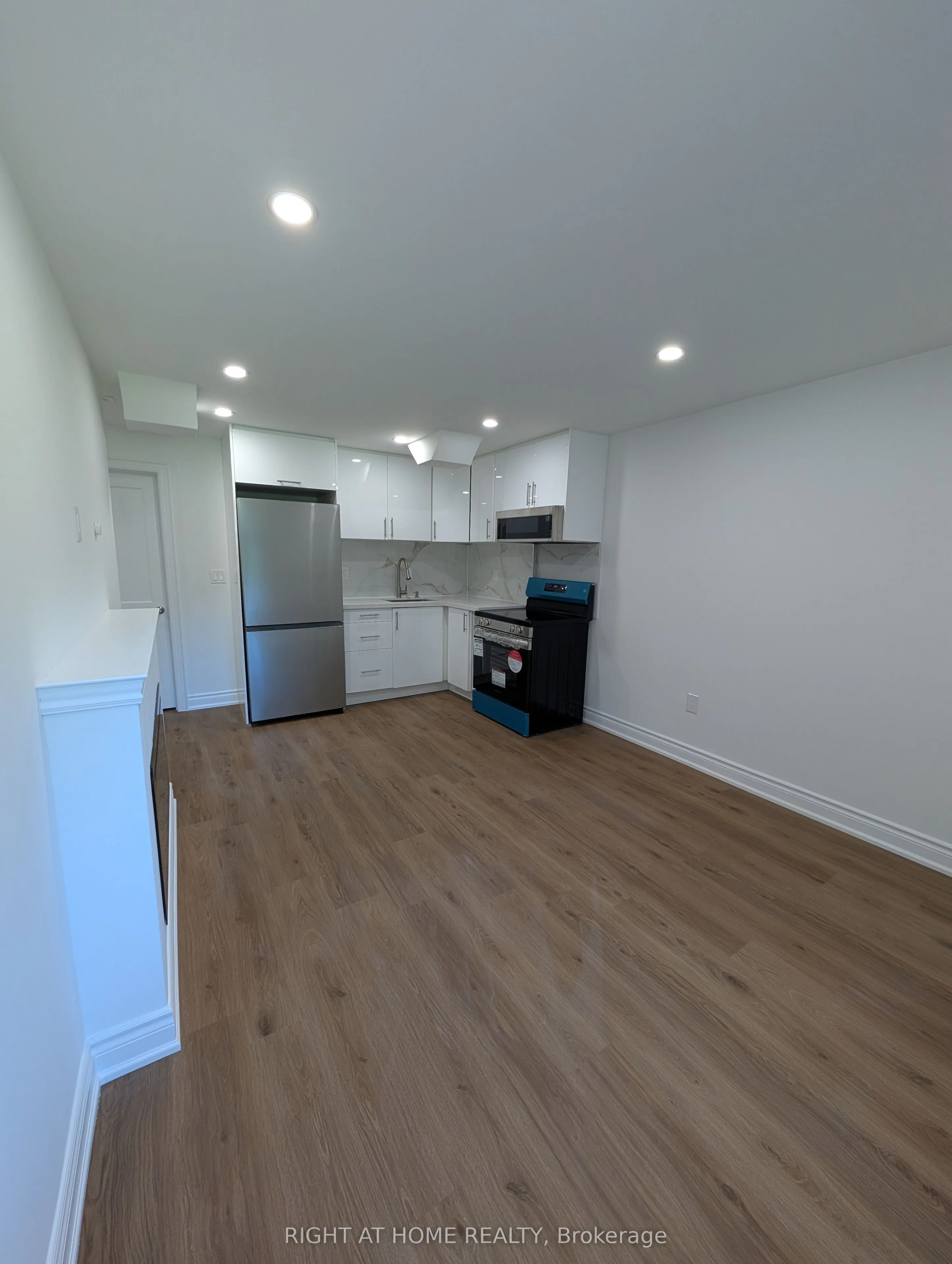 251 Meadow Road
