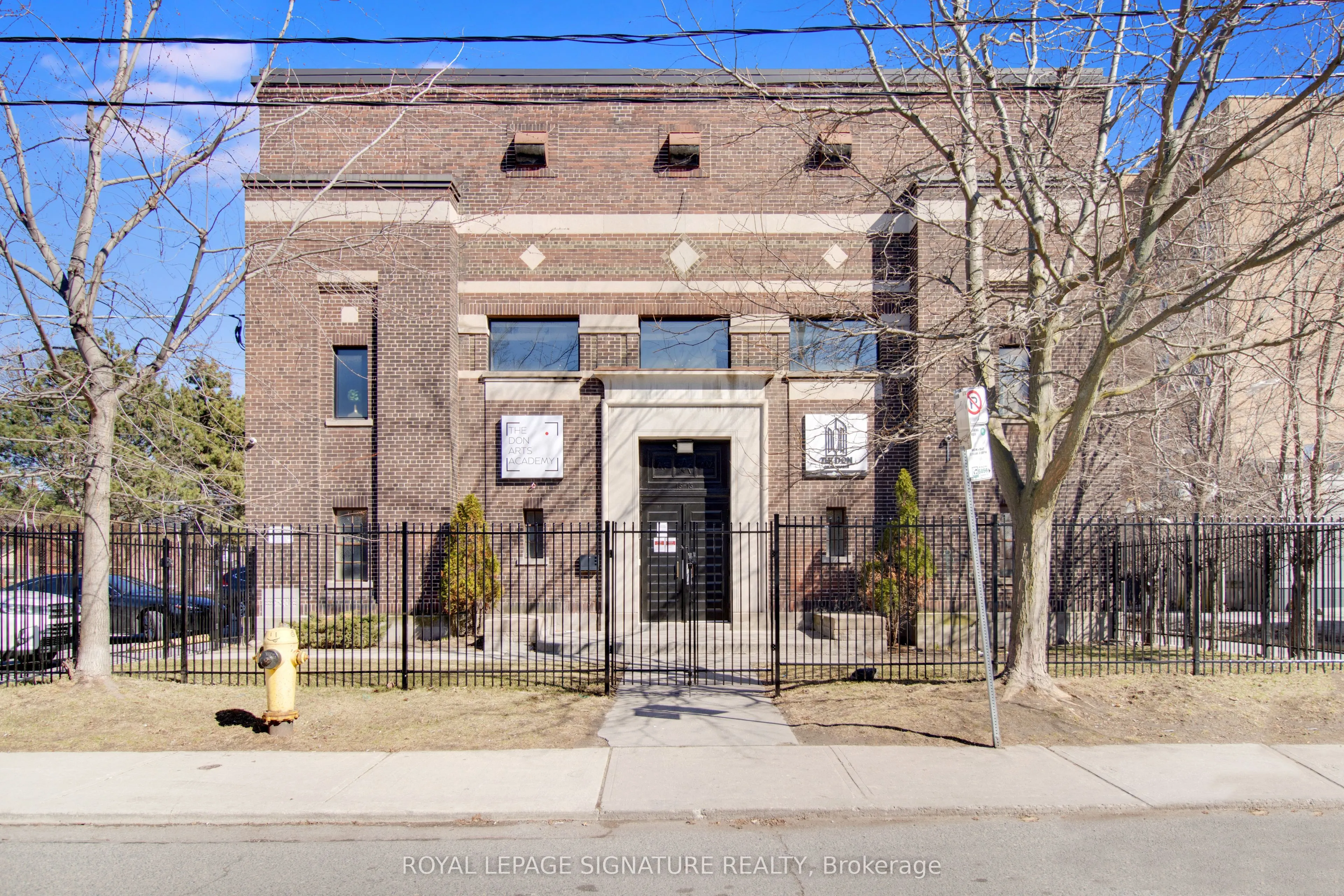 15 CHISHOLM Avenue