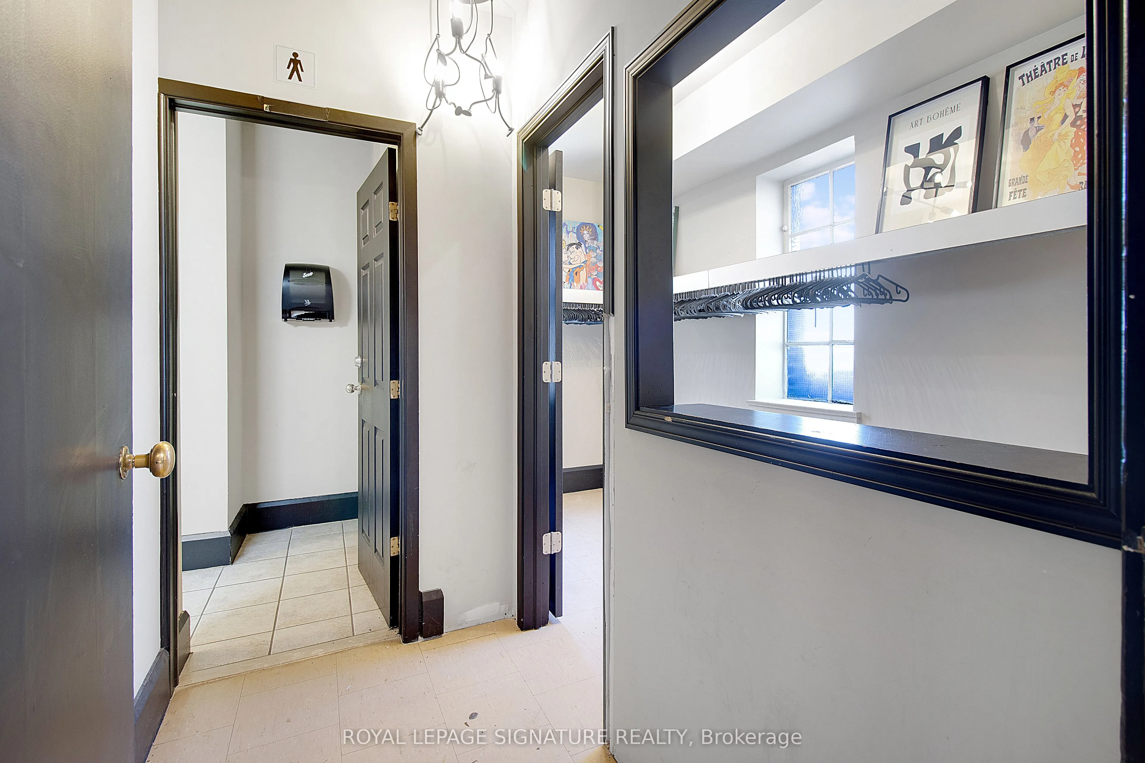 15 CHISHOLM Avenue