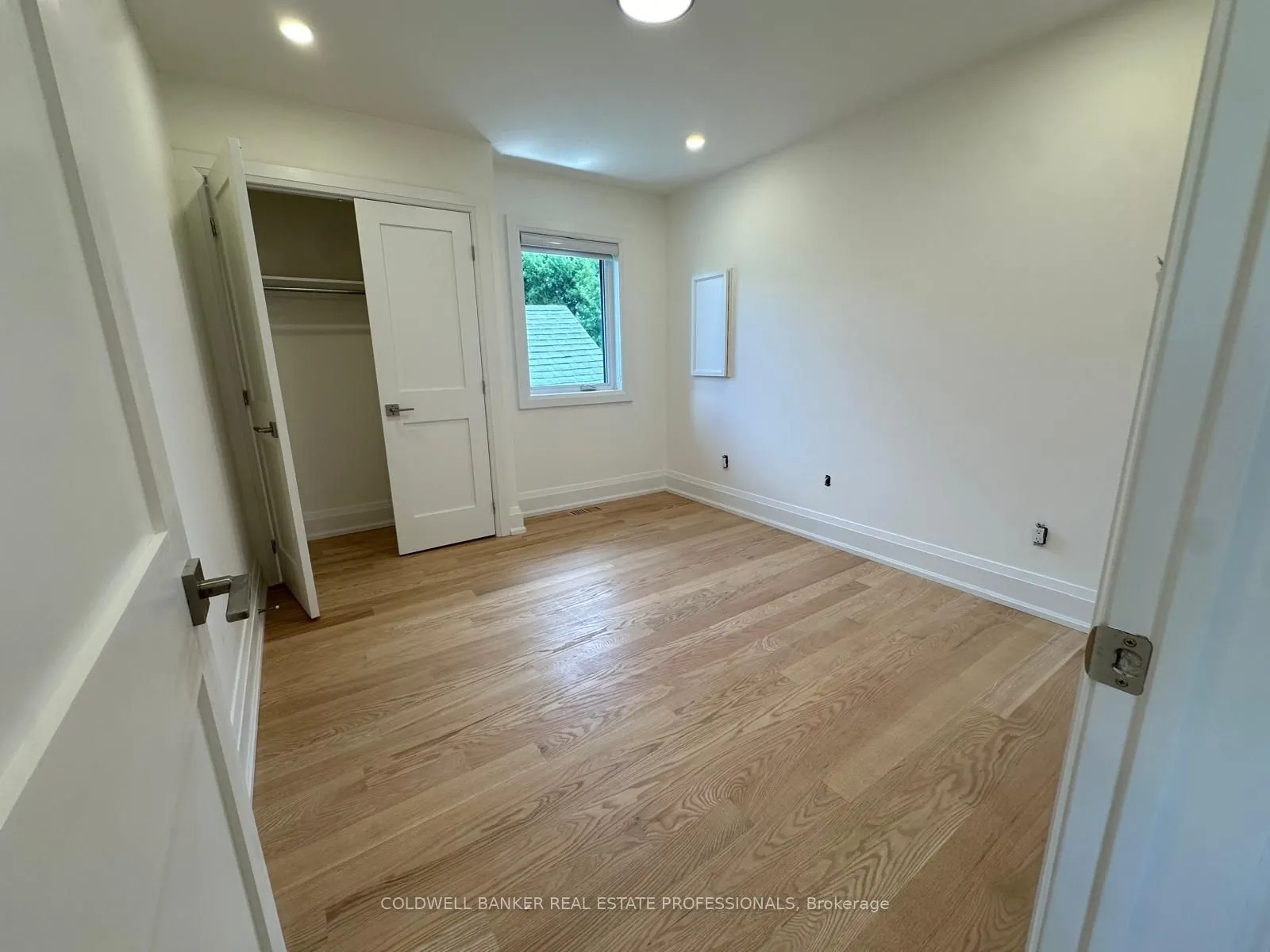 398 Main Street, #Upper