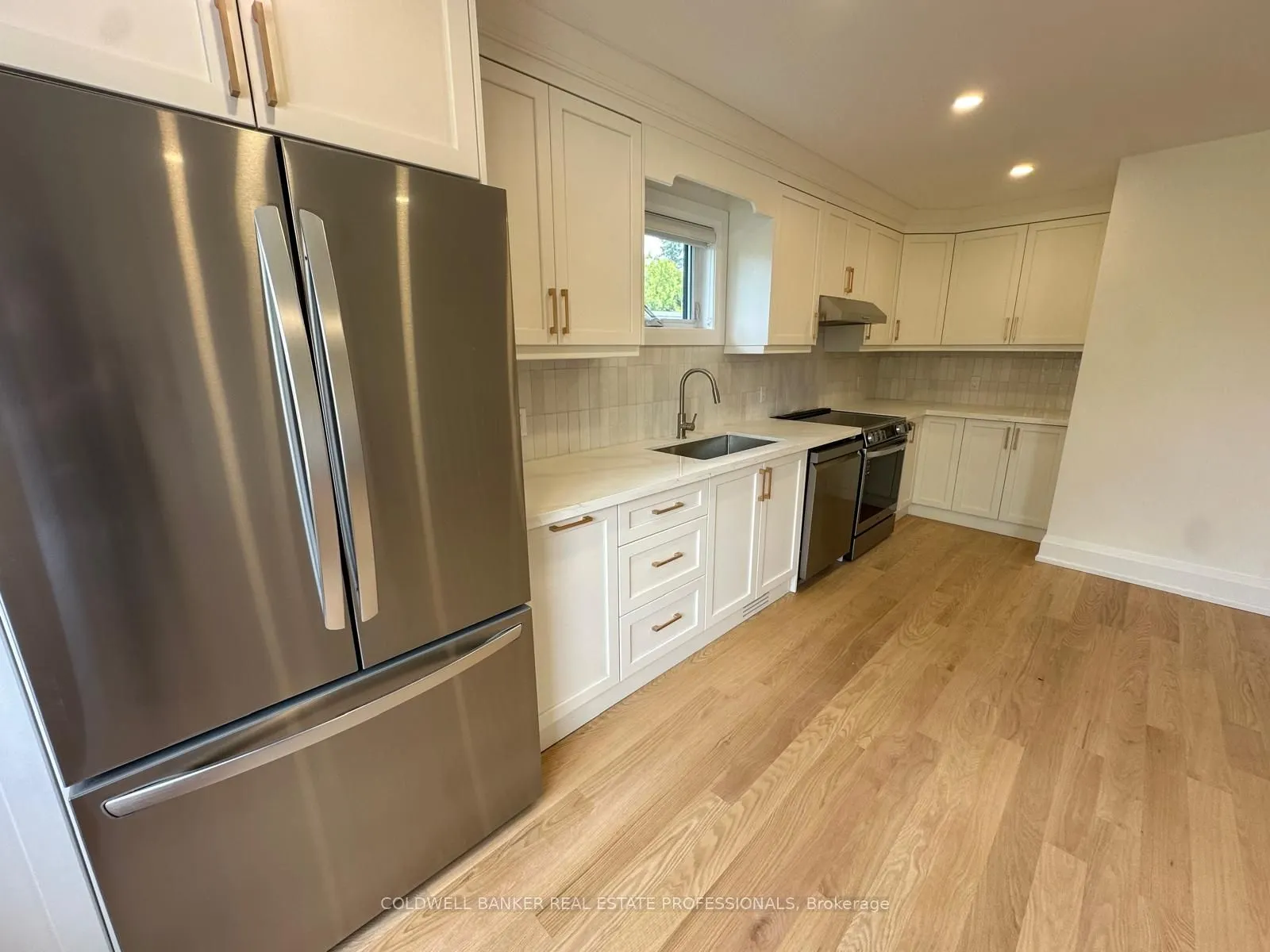 398 Main Street, #Upper
