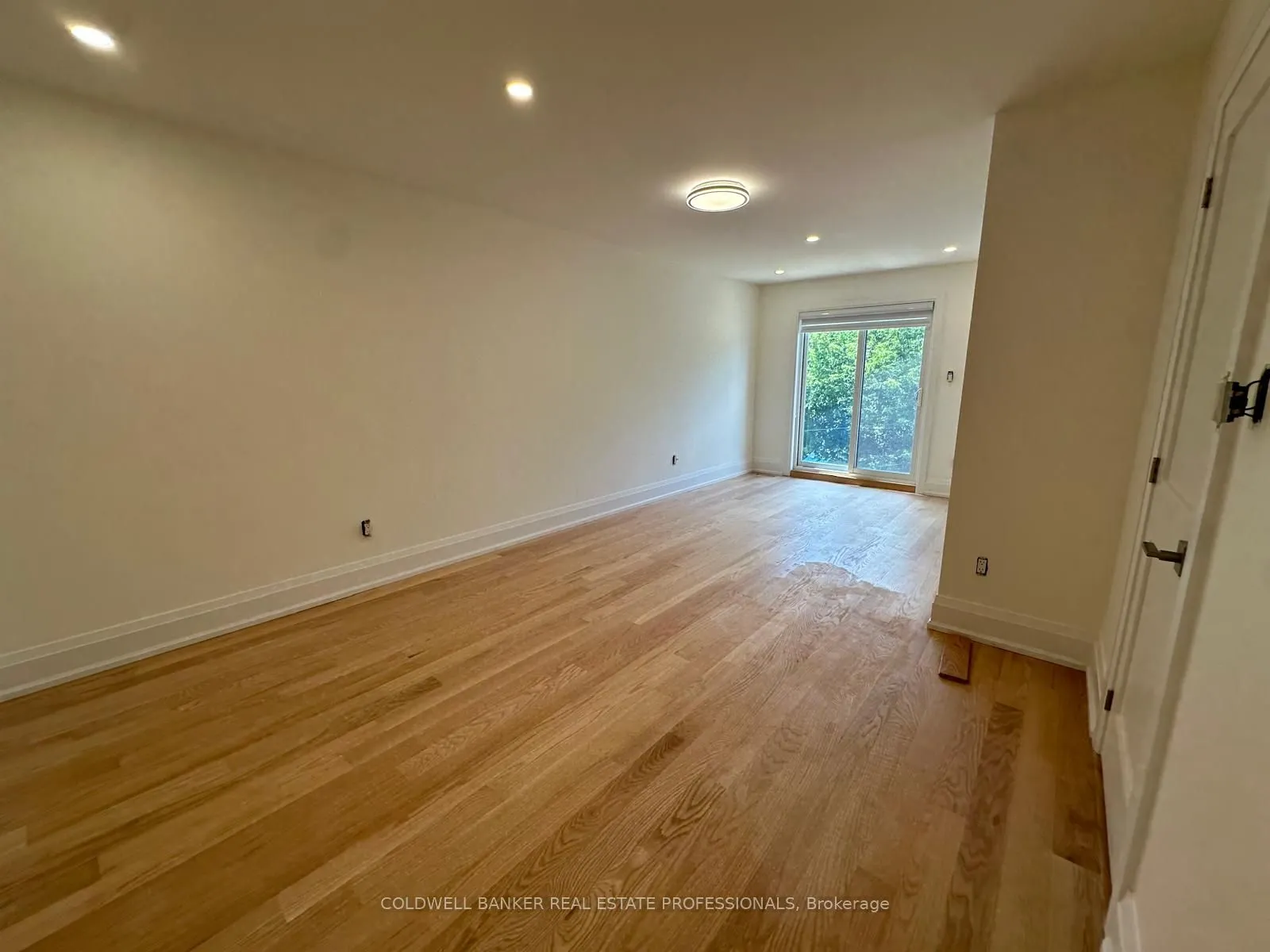 398 Main Street, #Upper