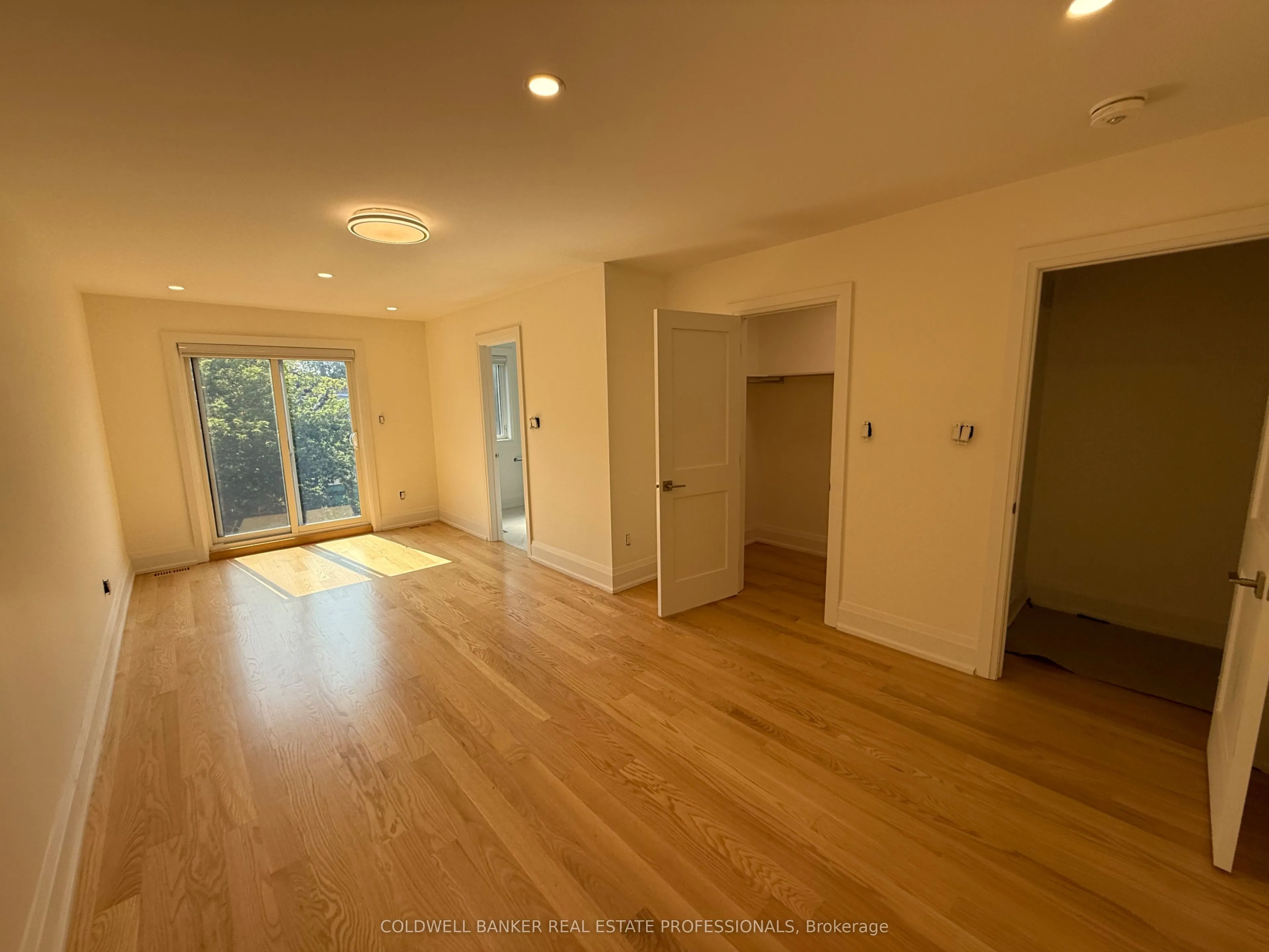 398 Main Street, #Upper