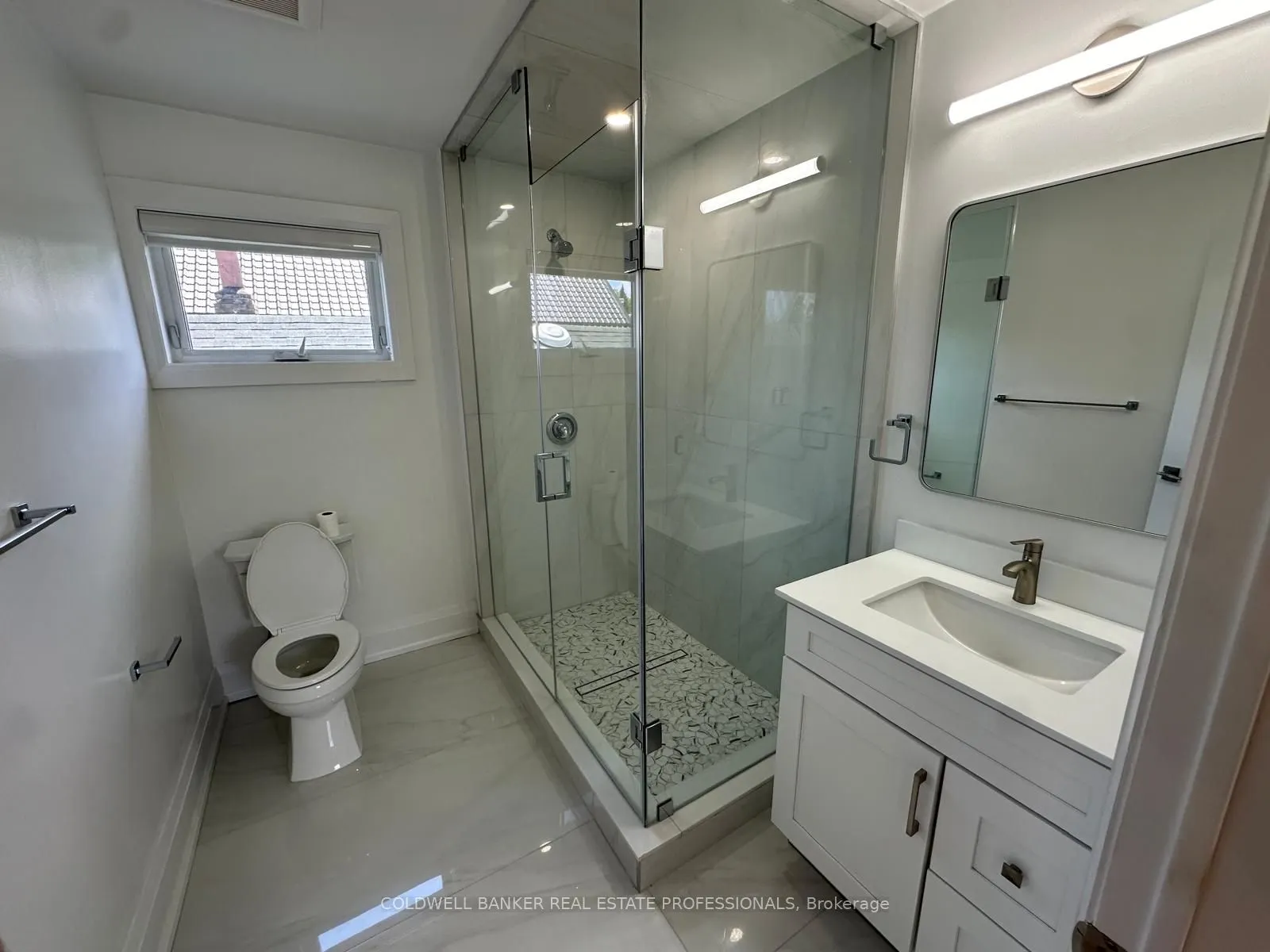 398 Main Street, #Upper
