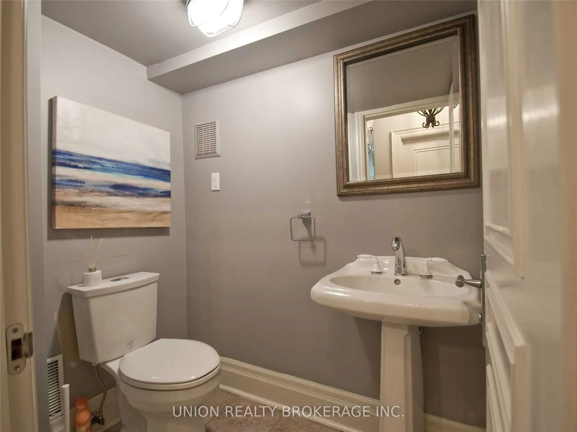 3 Scarborough Road, #Main