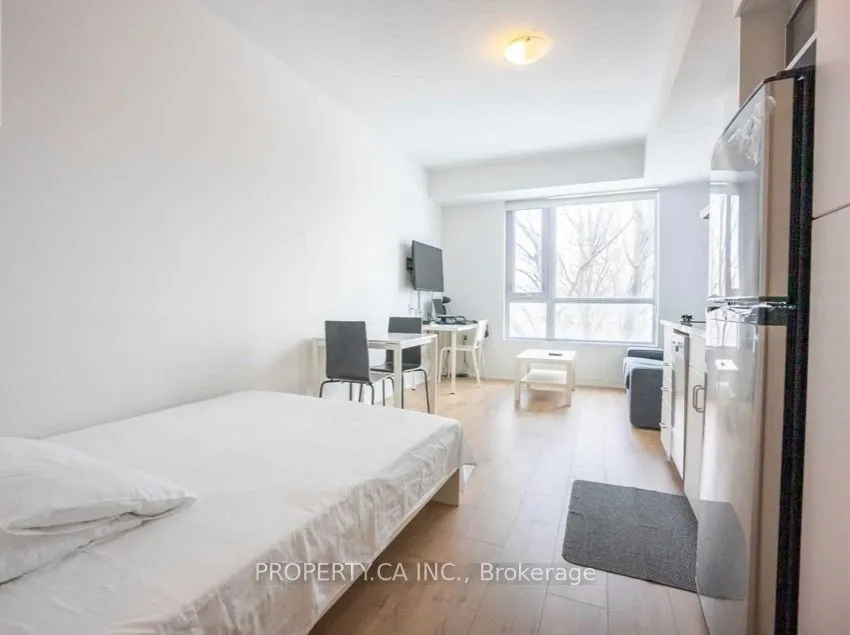 1800 Simcoe Street, #304