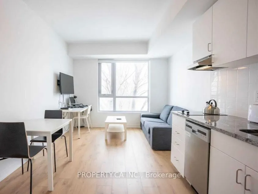 1800 Simcoe Street, #304