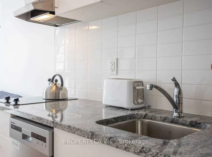 1800 Simcoe Street, #304