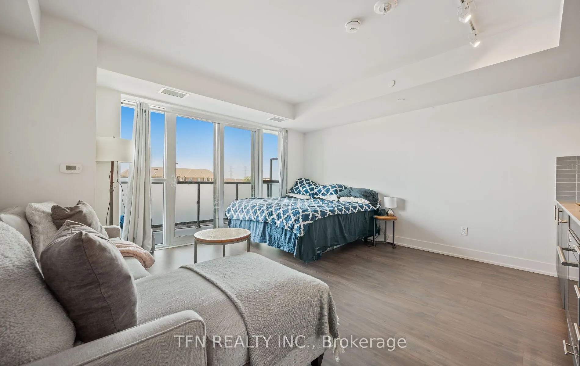 2550 Simcoe Street N, #219