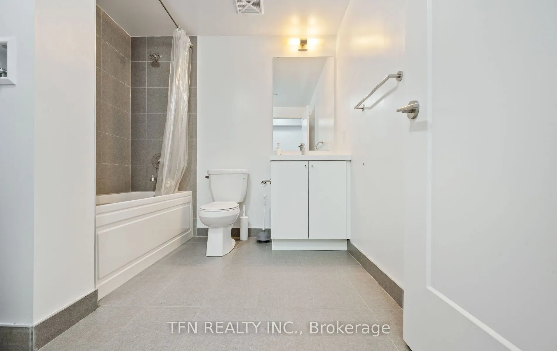 2550 Simcoe Street N, #219