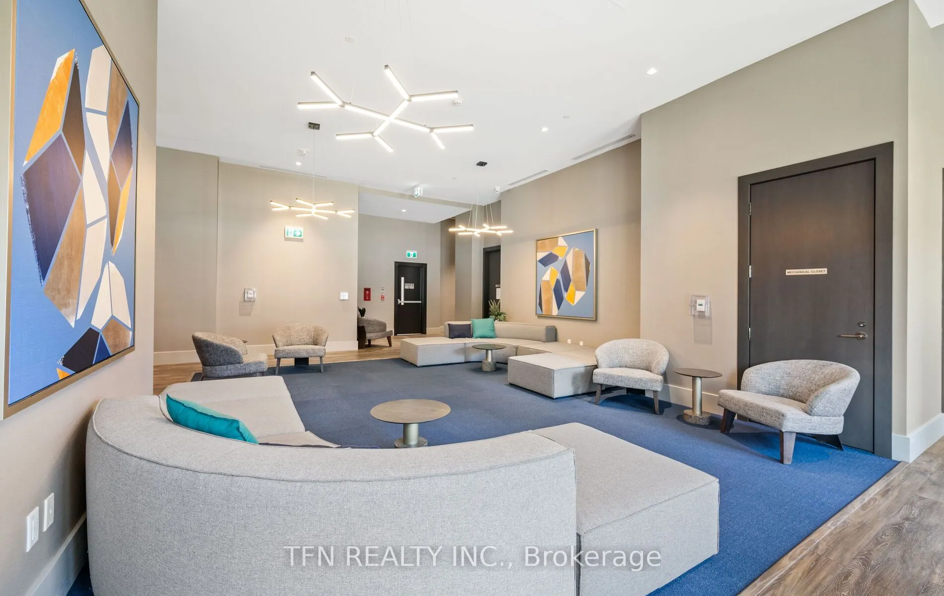 2550 Simcoe Street N, #219