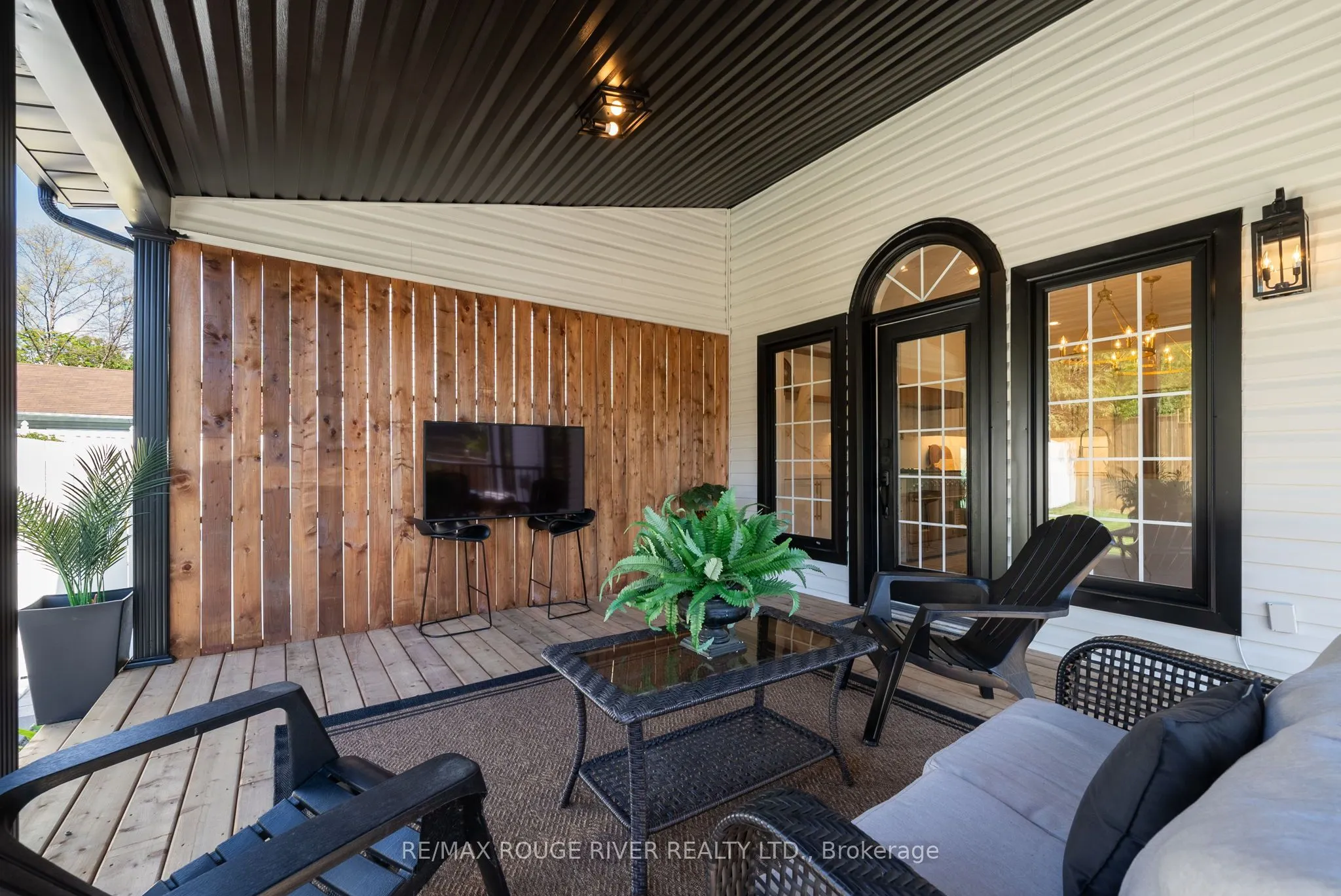 10 Sawyer Avenue
