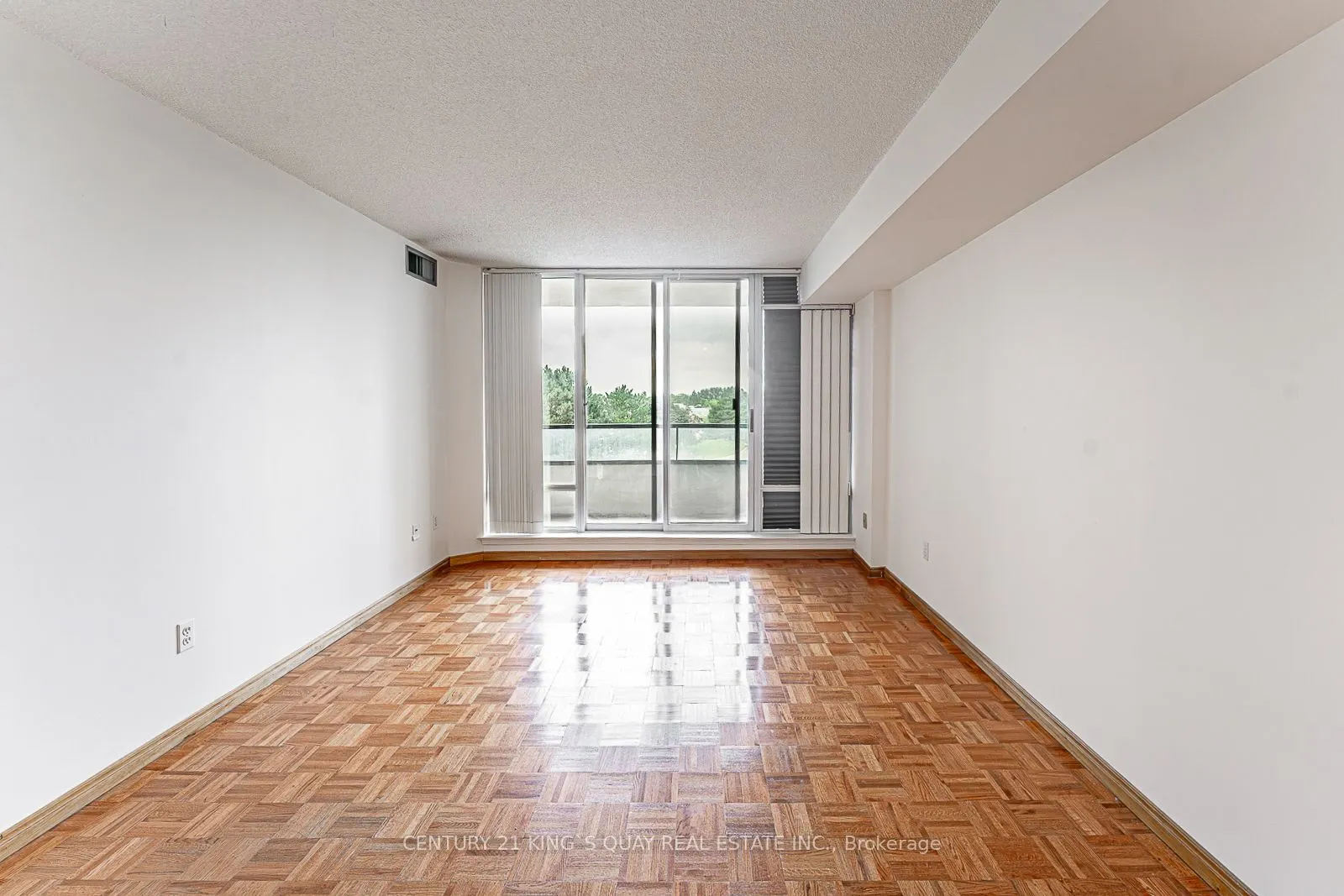350 Alton Towers Circle, #401