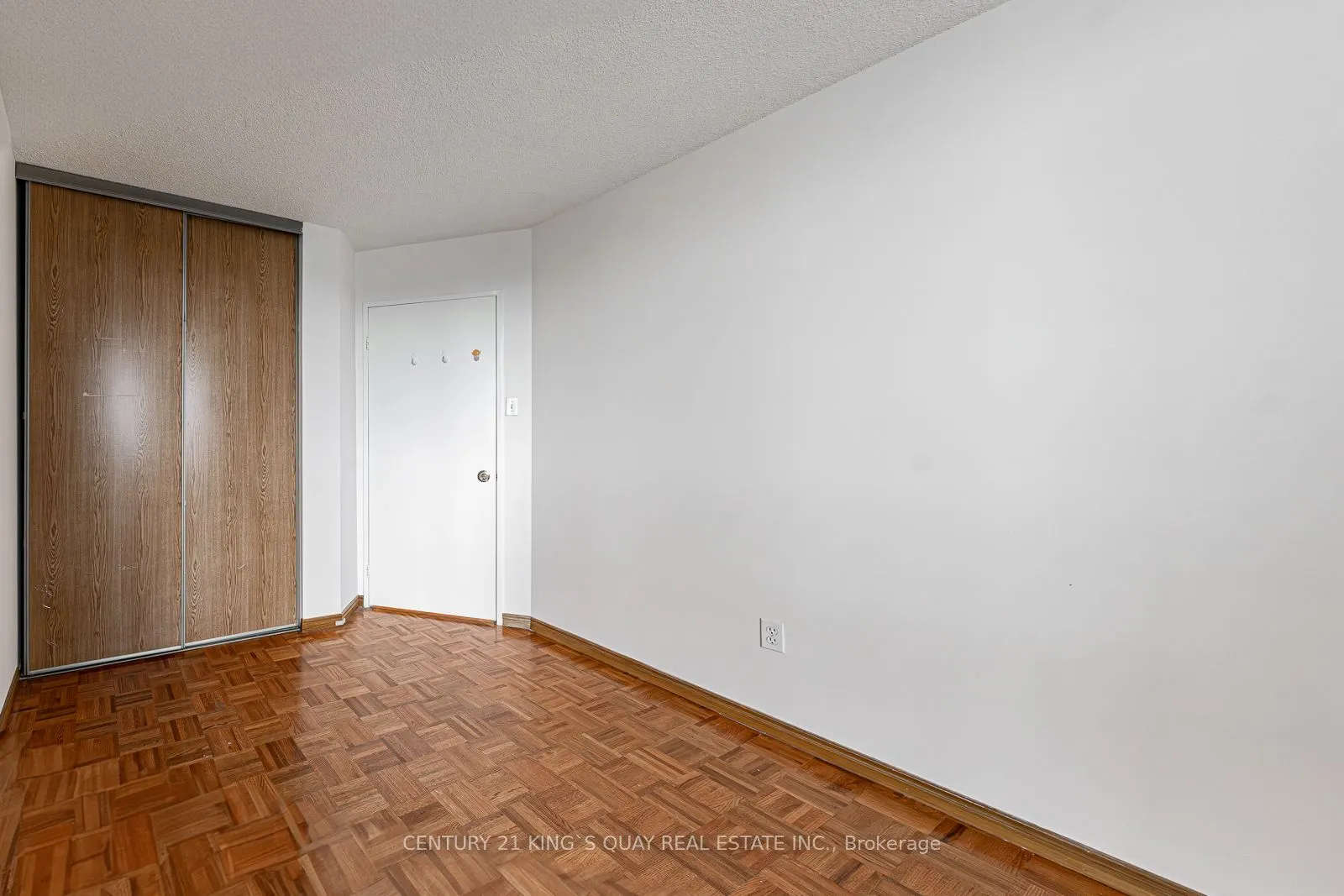 350 Alton Towers Circle, #401