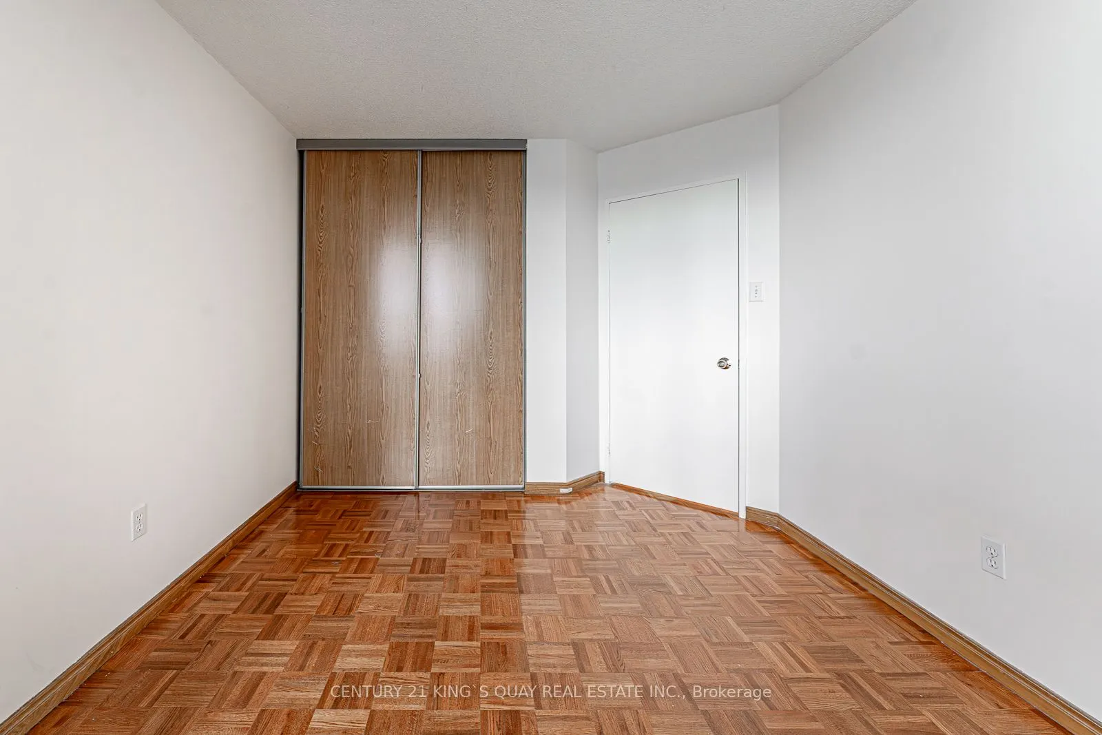 350 Alton Towers Circle, #401
