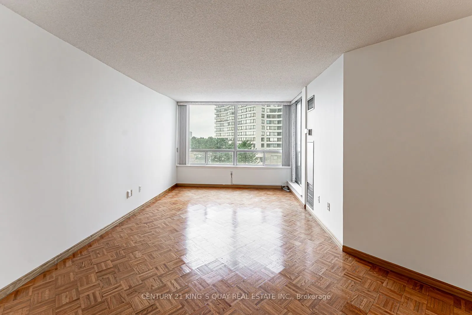 350 Alton Towers Circle, #401