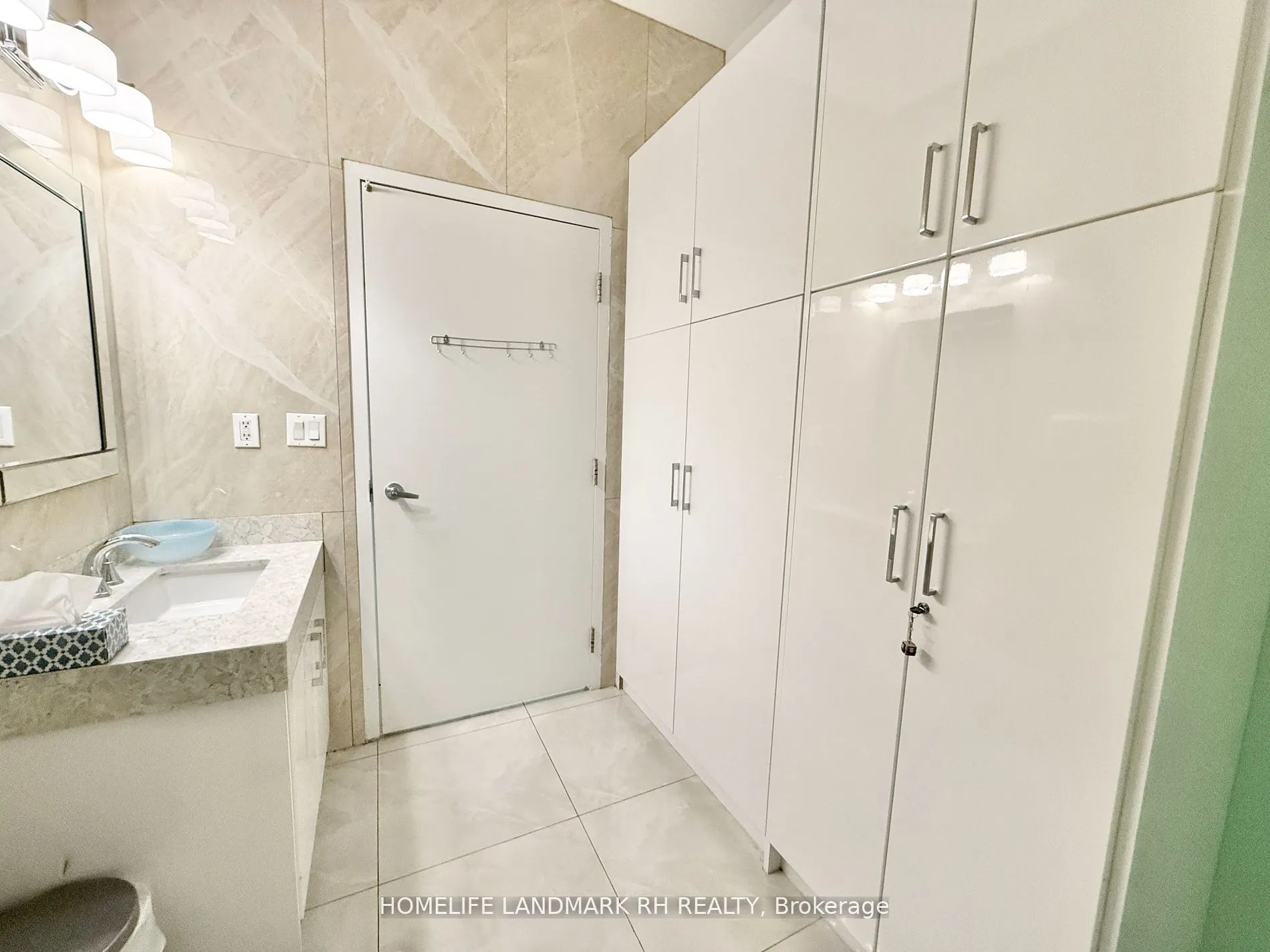 668 Silver Star Boulevard, #216
