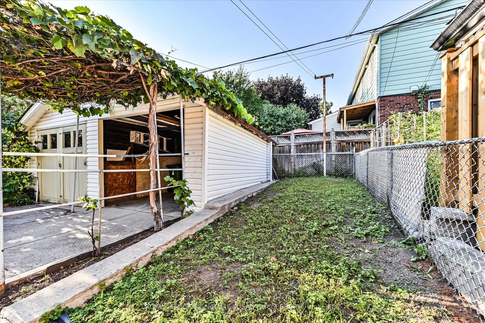 418 Sammon Avenue