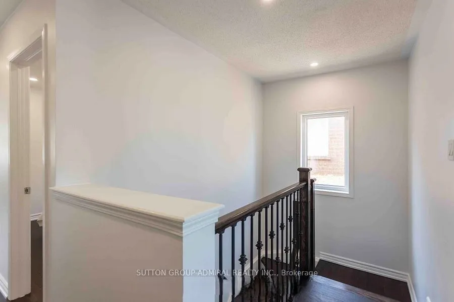 81 Trumpeter Street