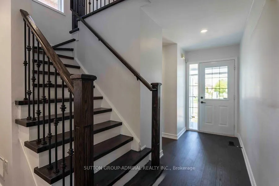 81 Trumpeter Street