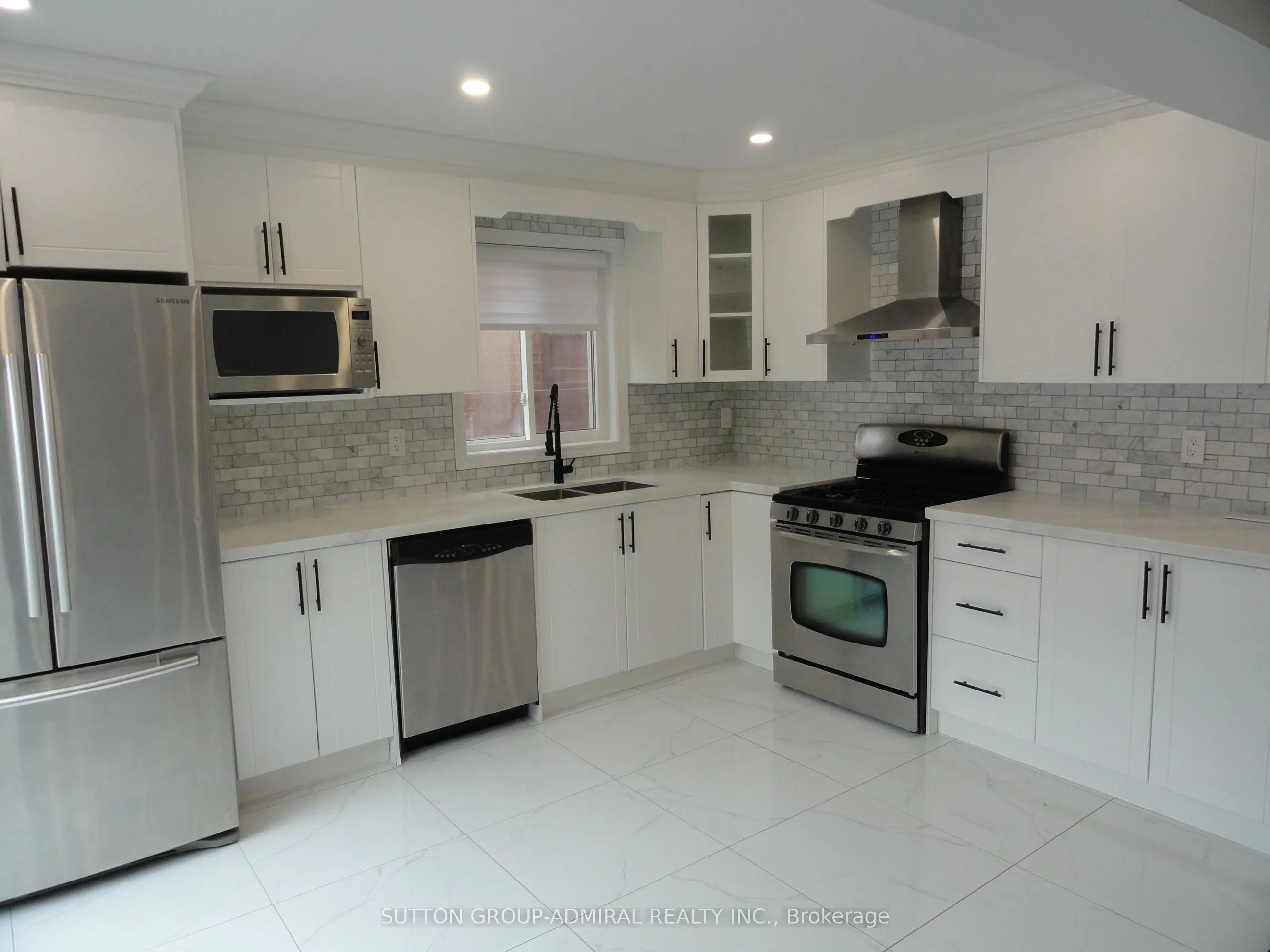 81 Trumpeter Street