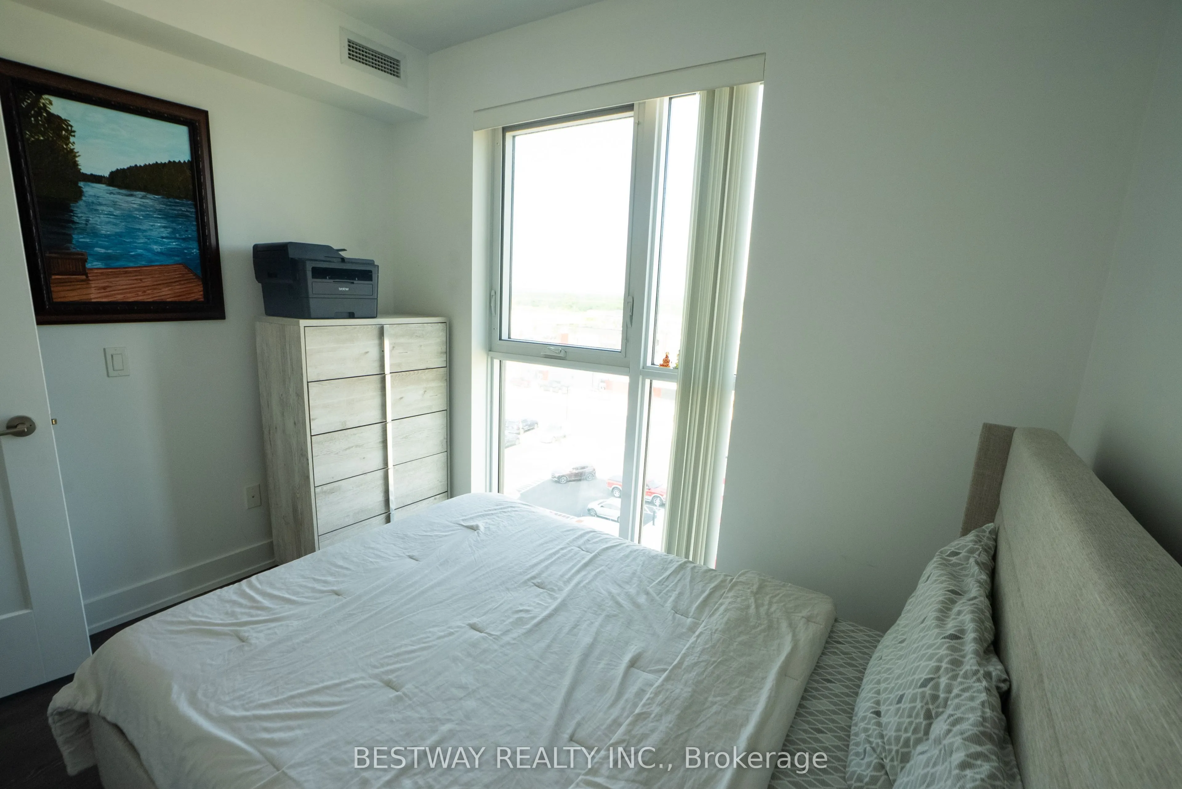2550 Simcoe Street, #607