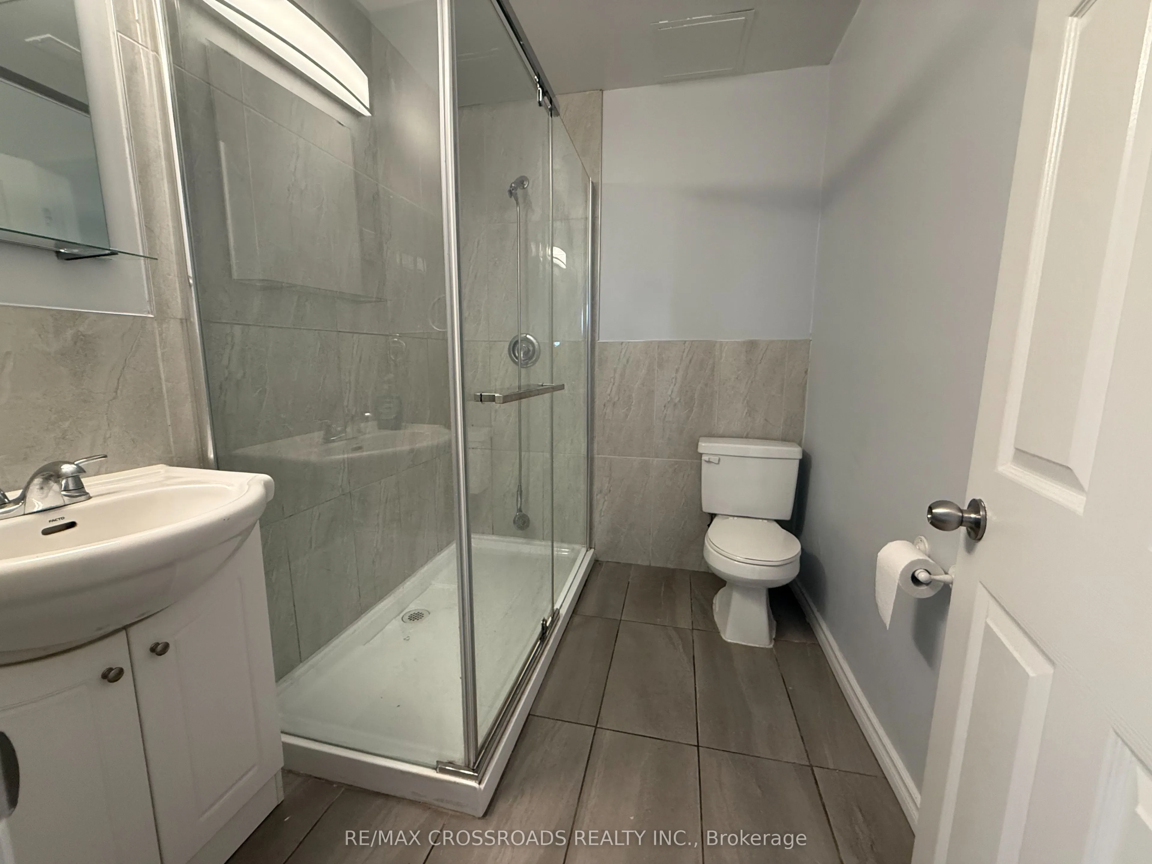 1181 Ellesmere Road, #100