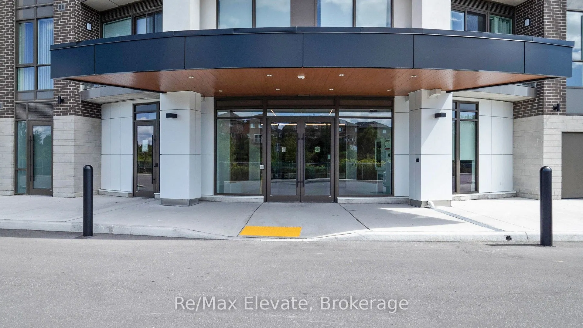 385 Artic Red Drive, #204