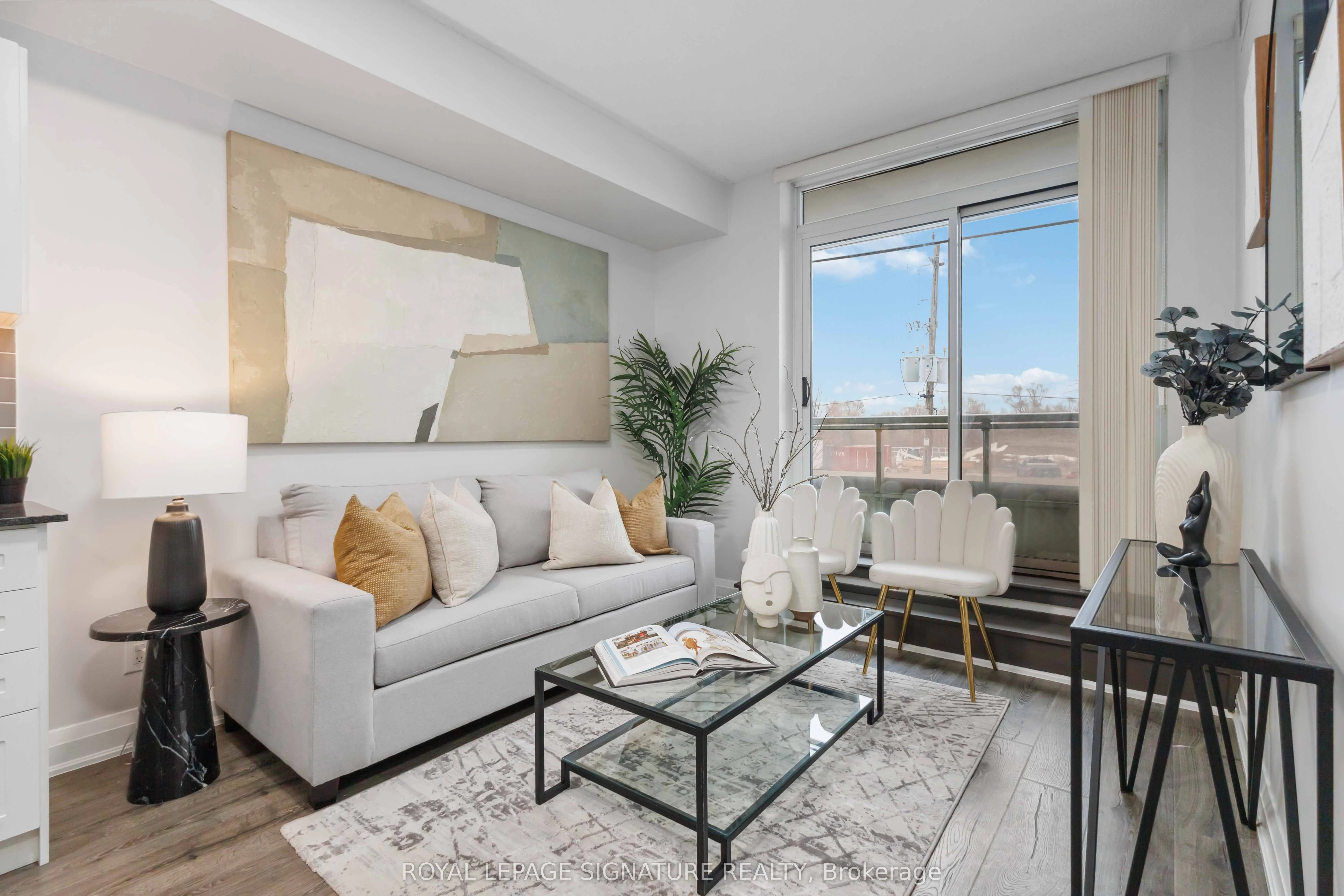 3520 Danforth Avenue, #212