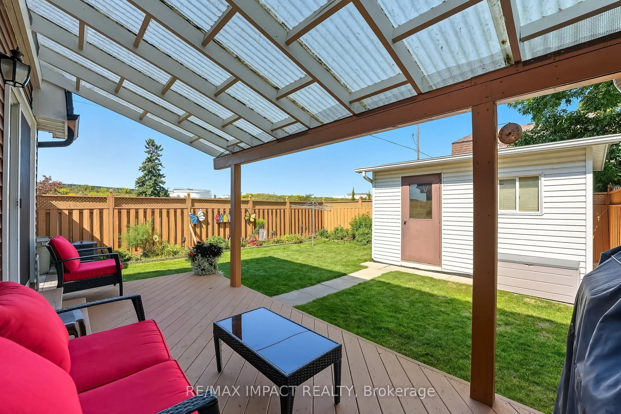 1506 Fenelon Crescent