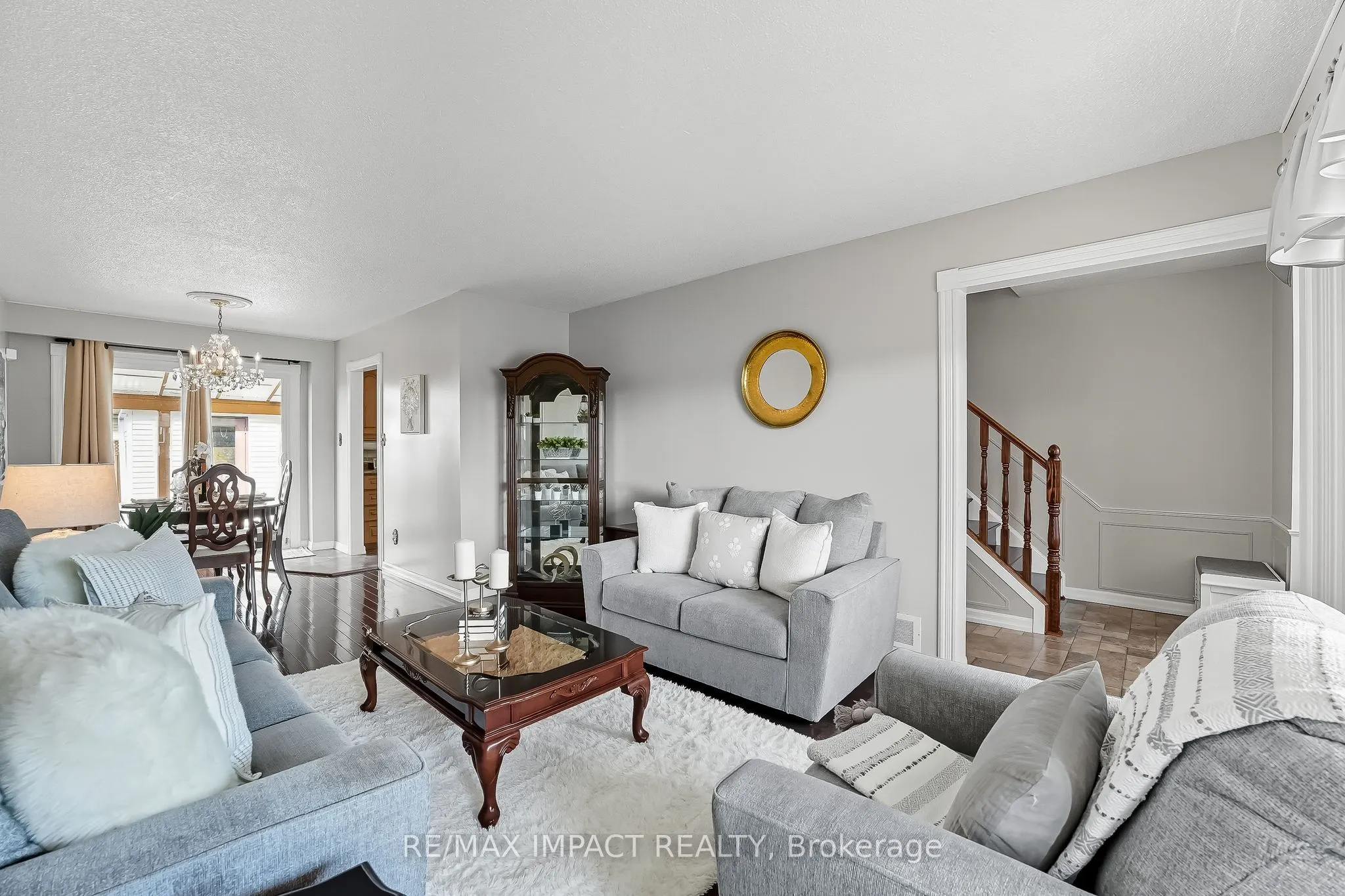 1506 Fenelon Crescent