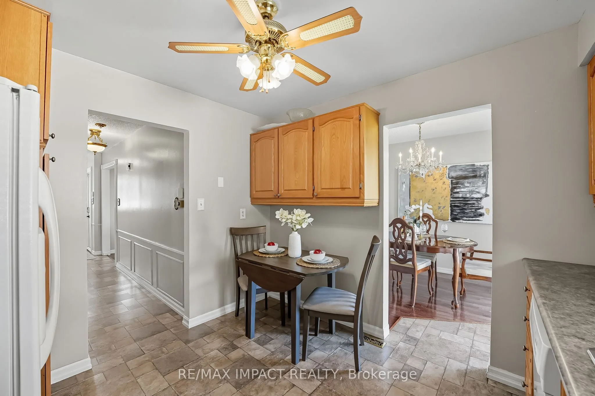1506 Fenelon Crescent