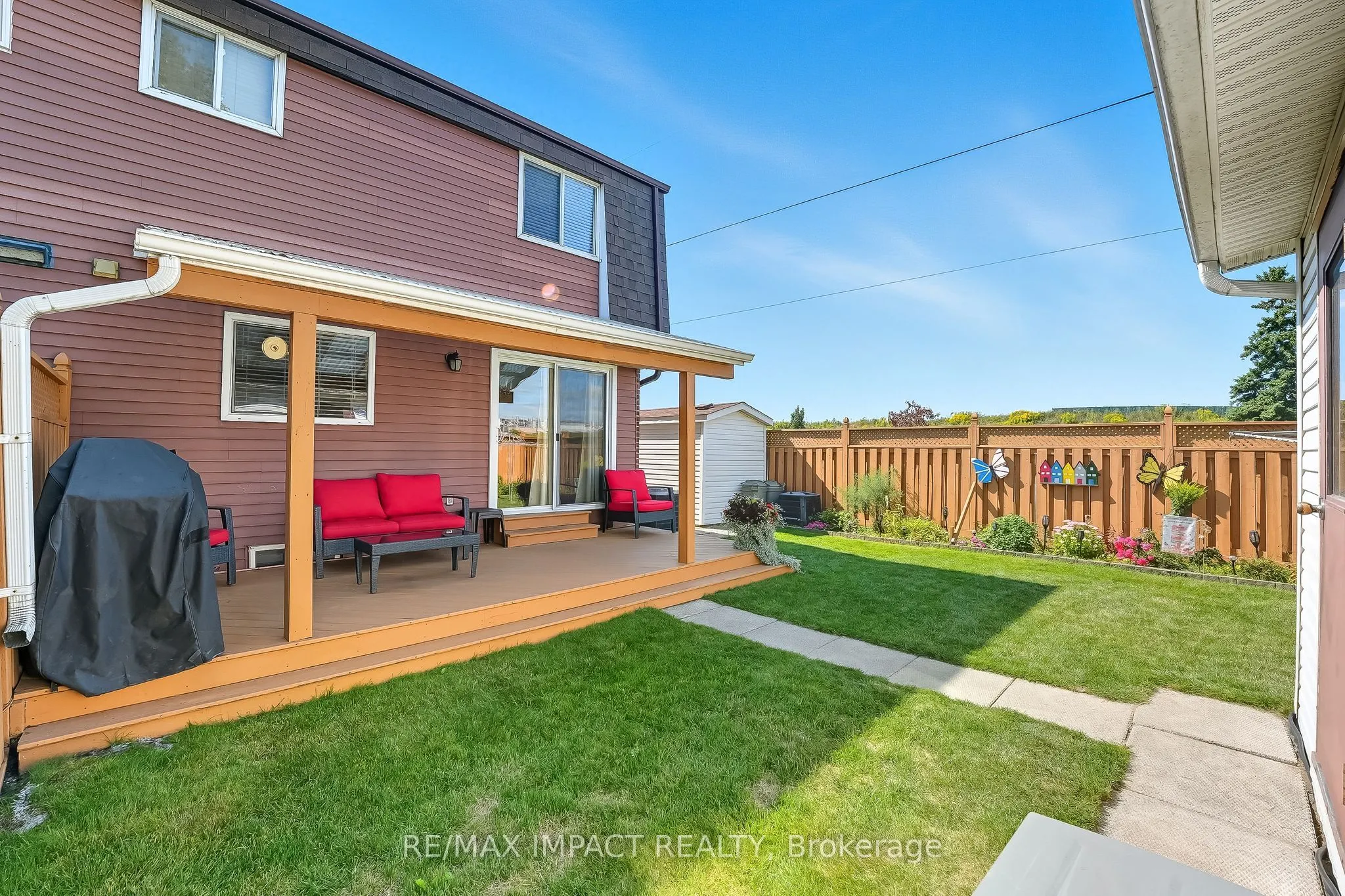 1506 Fenelon Crescent