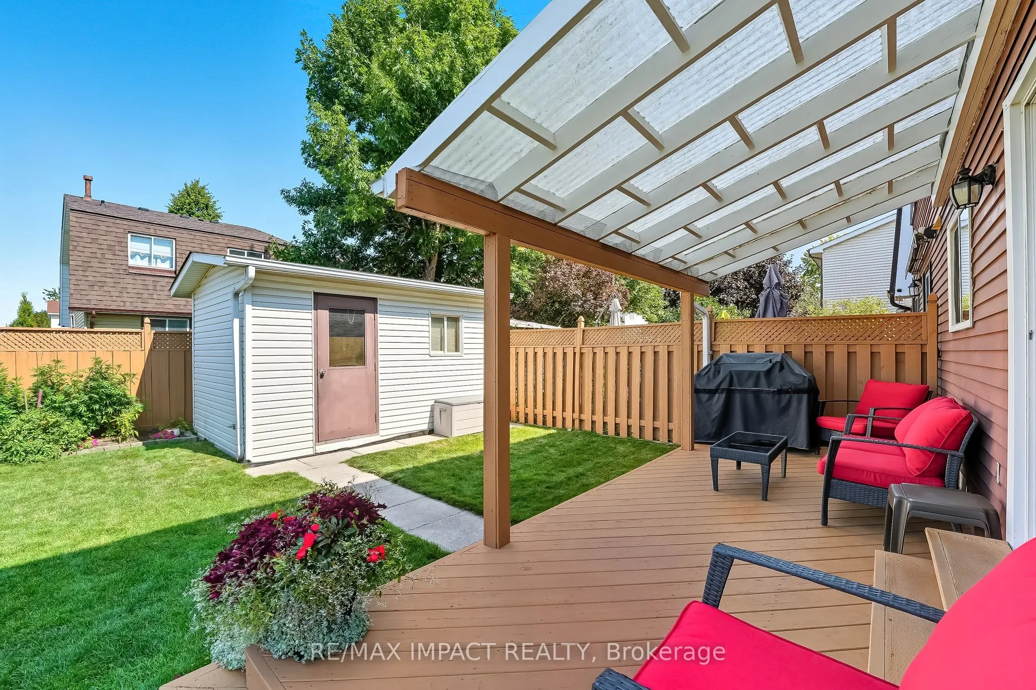 1506 Fenelon Crescent