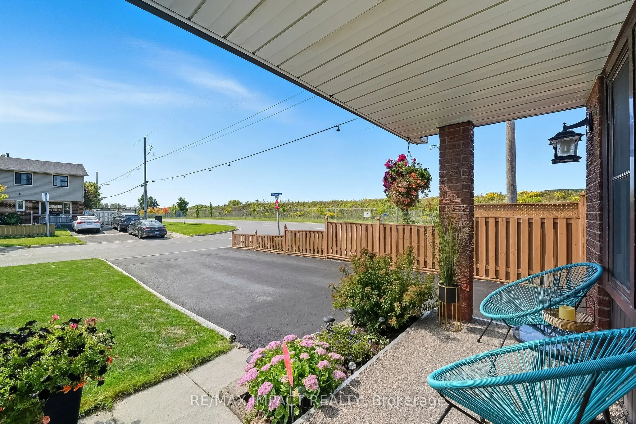 1506 Fenelon Crescent