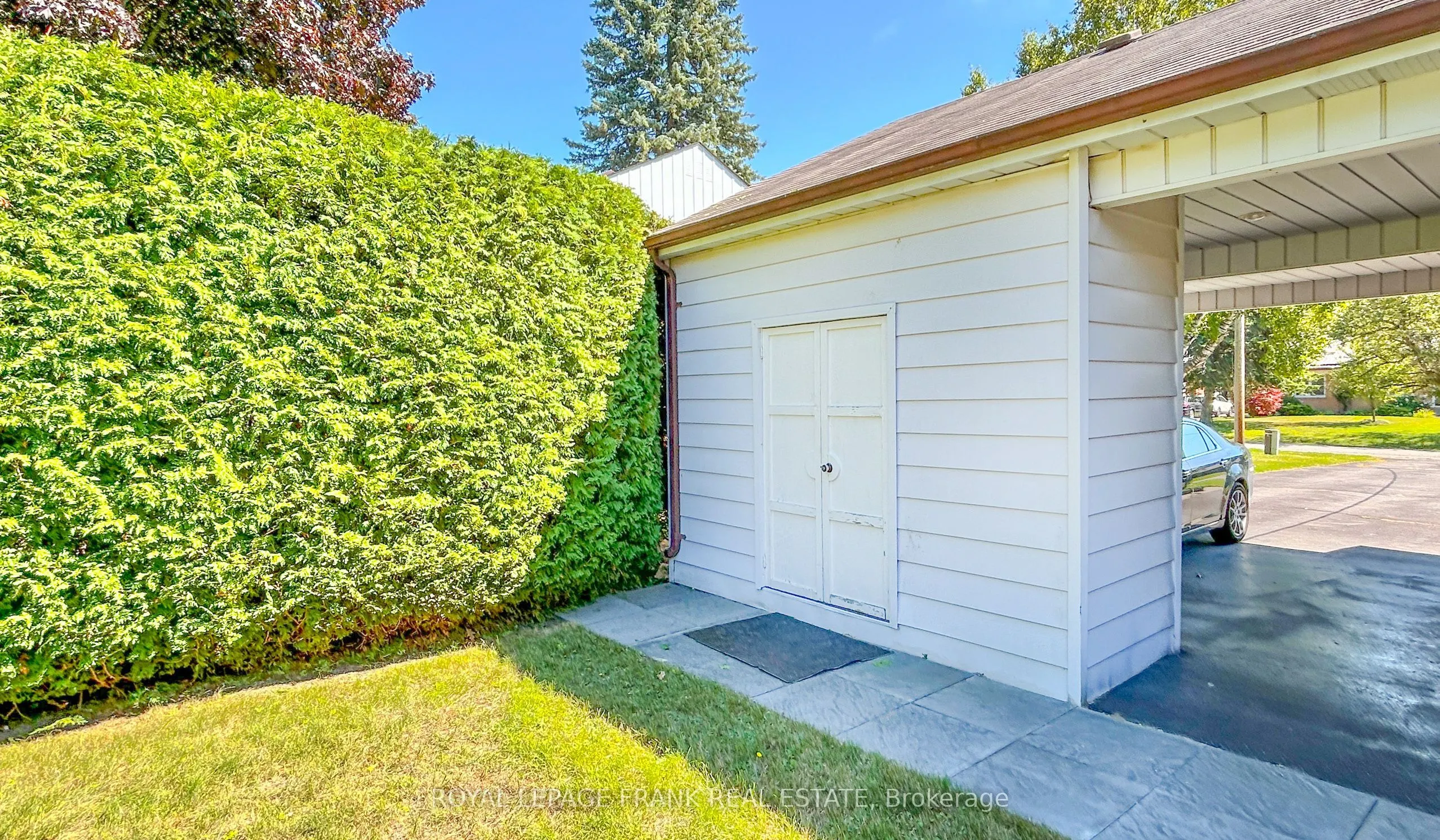 8 Edsall Avenue