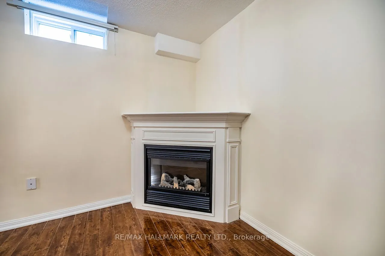 32 Samandria Avenue