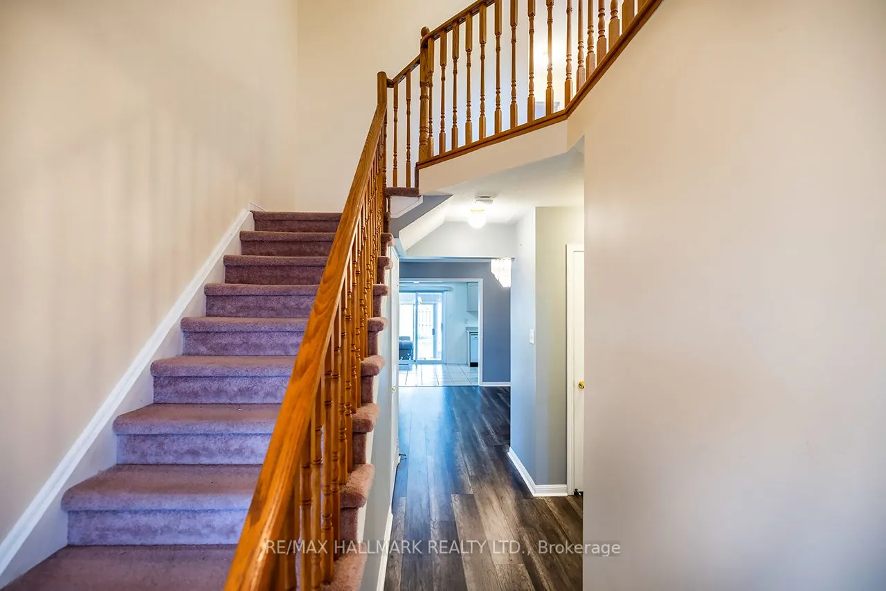 32 Samandria Avenue